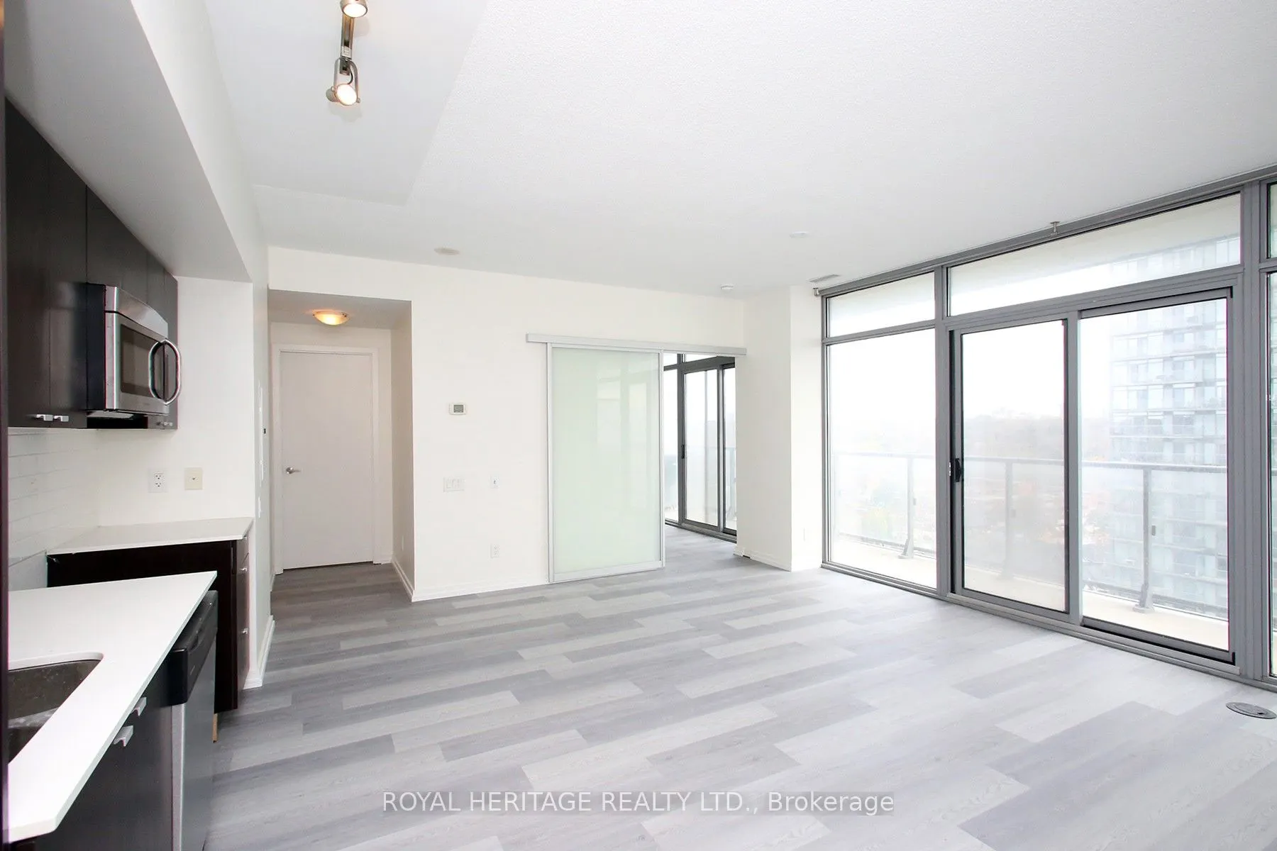 105 Queensway Avenue #1216