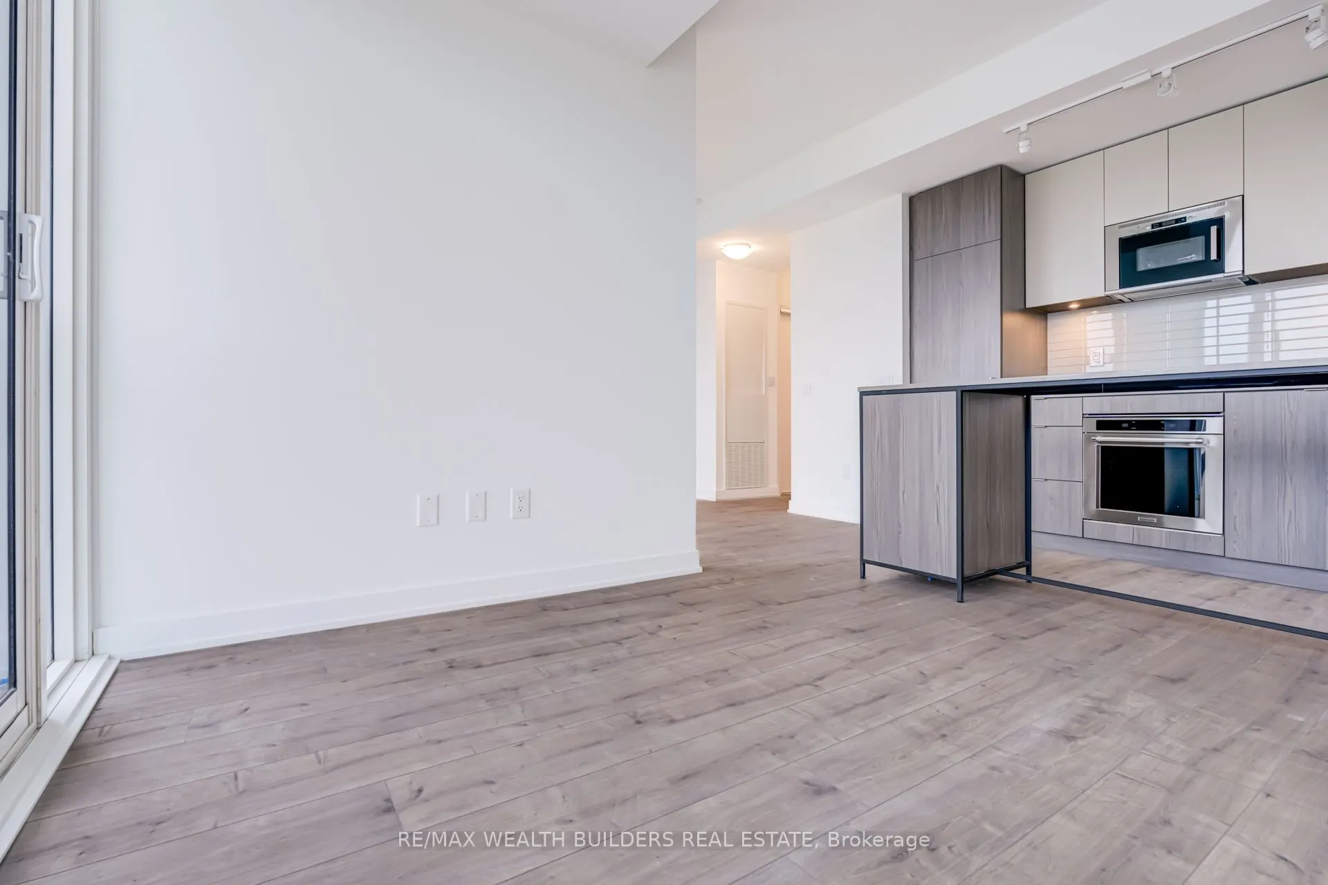 220 Missinnihe Way #714