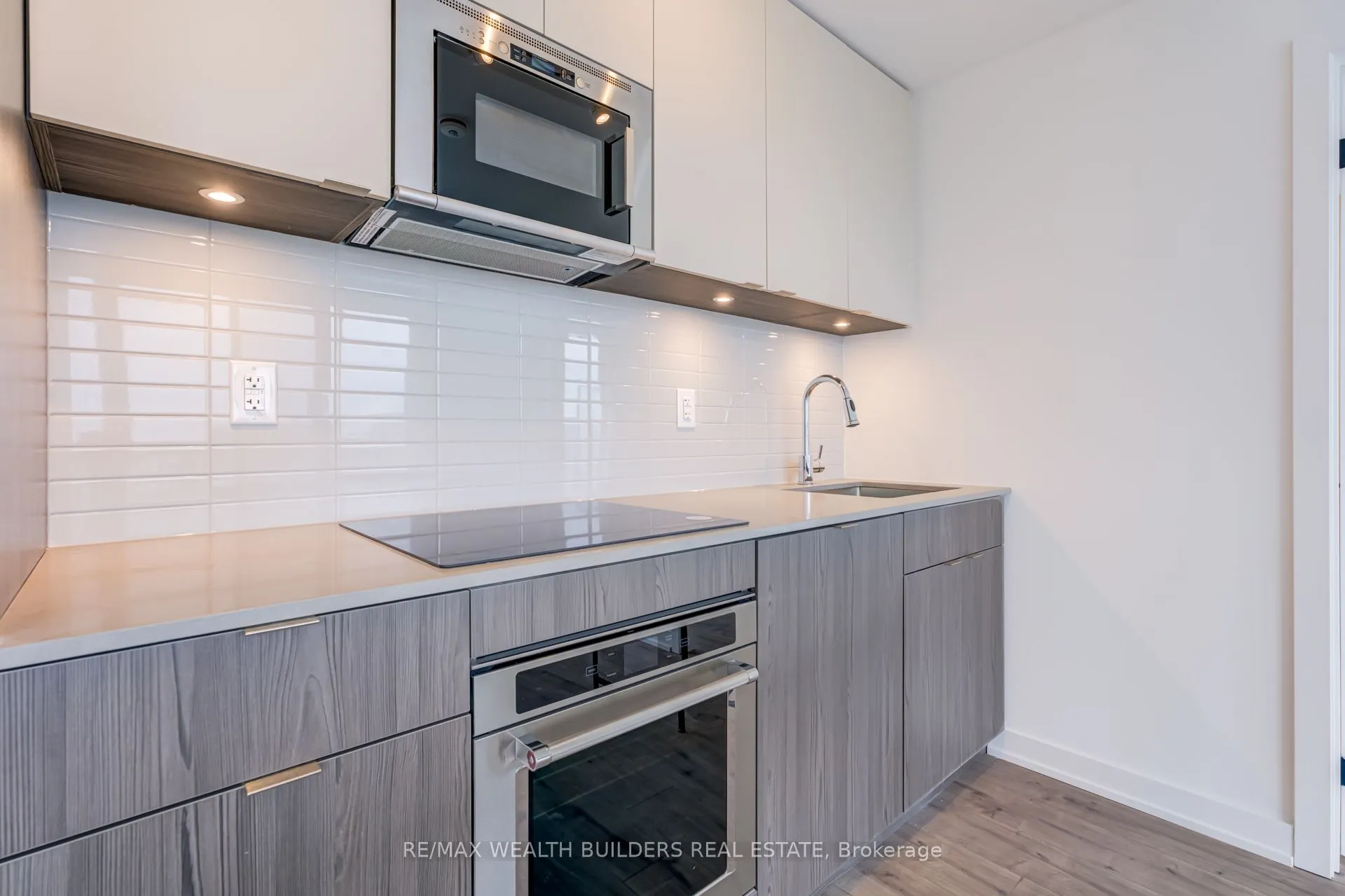 220 Missinnihe Way #714