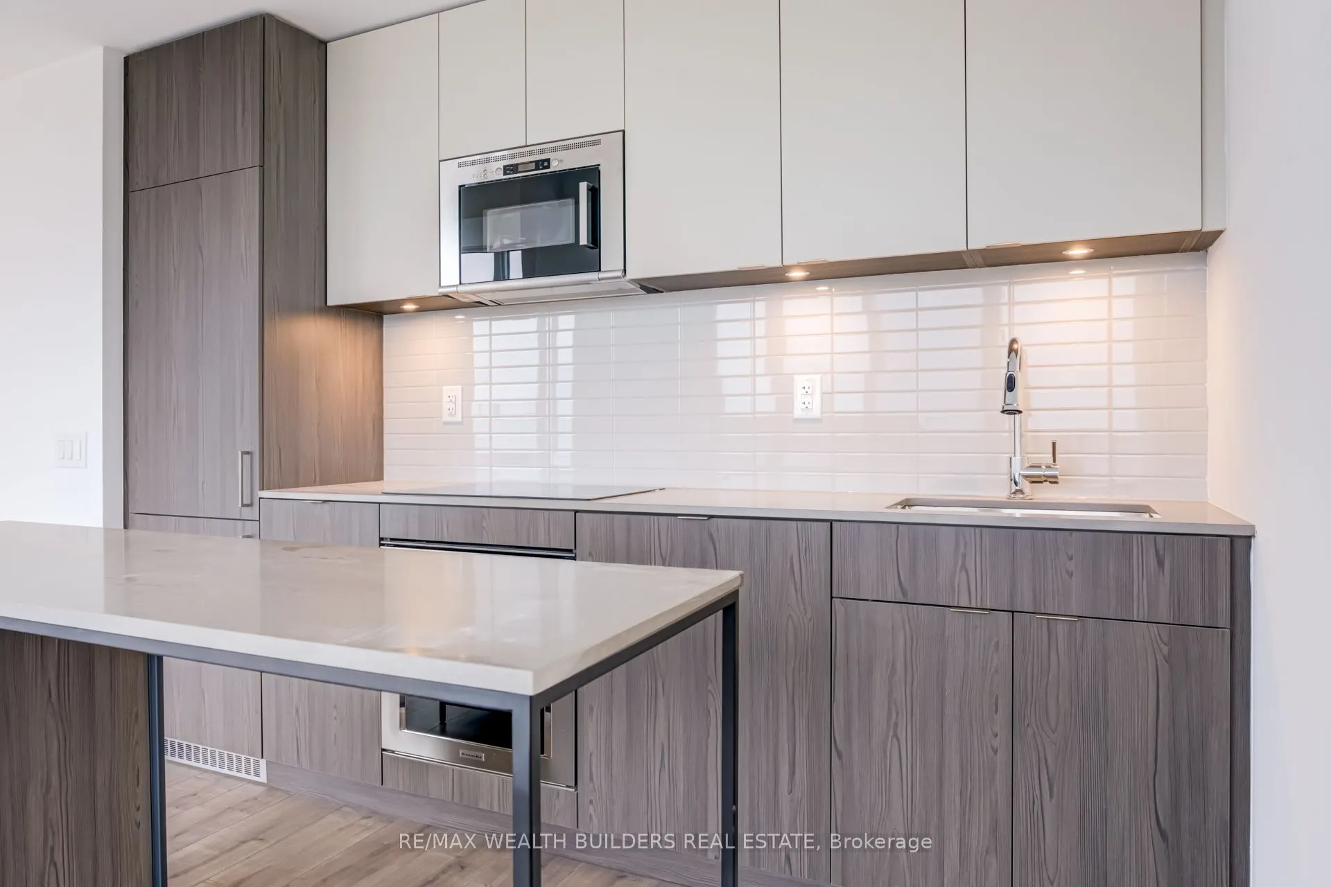 220 Missinnihe Way #714