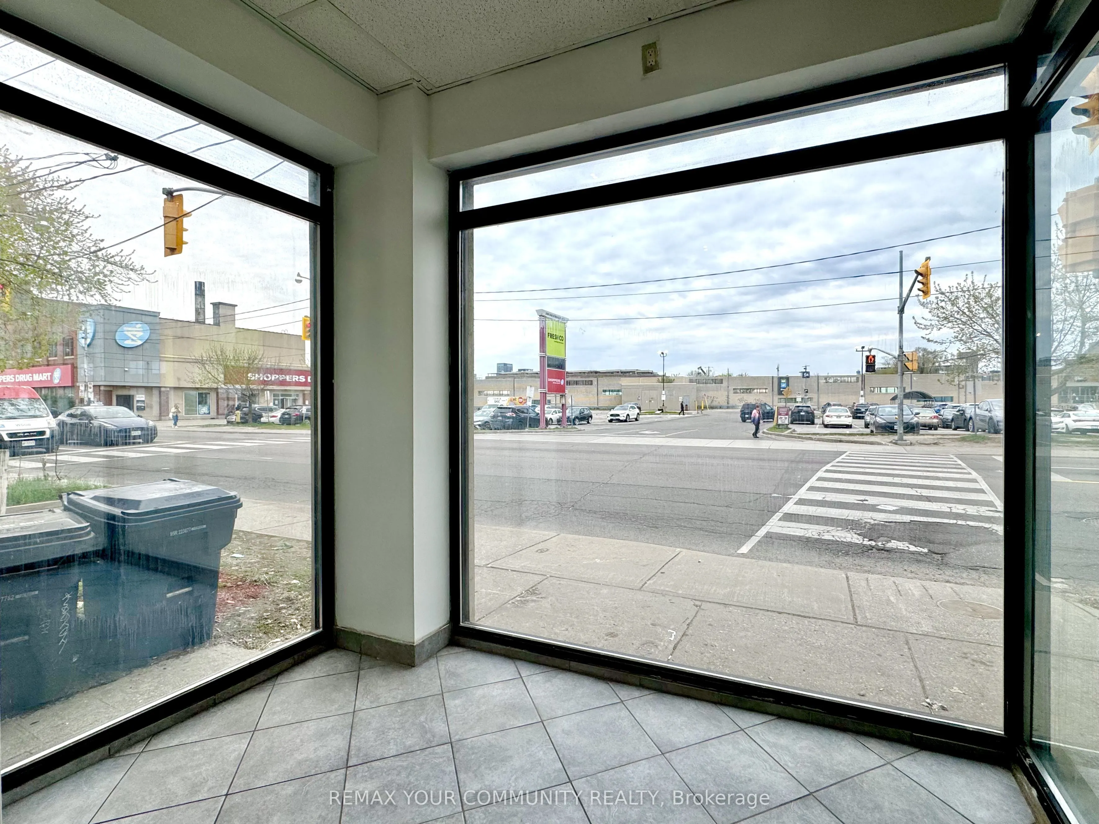 2417 Dundas Street W #MAIN