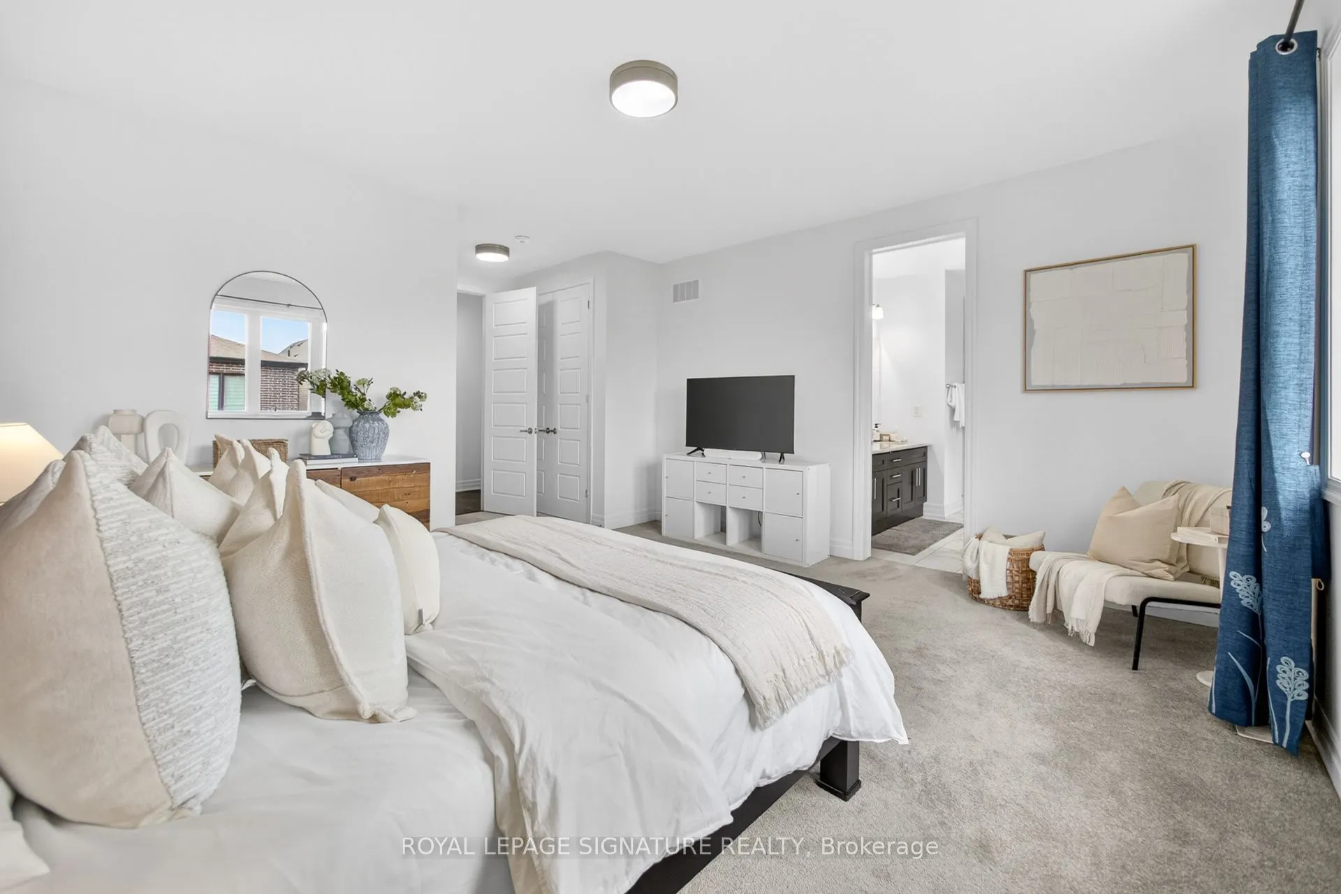 1493 Ford Strathy Crescent