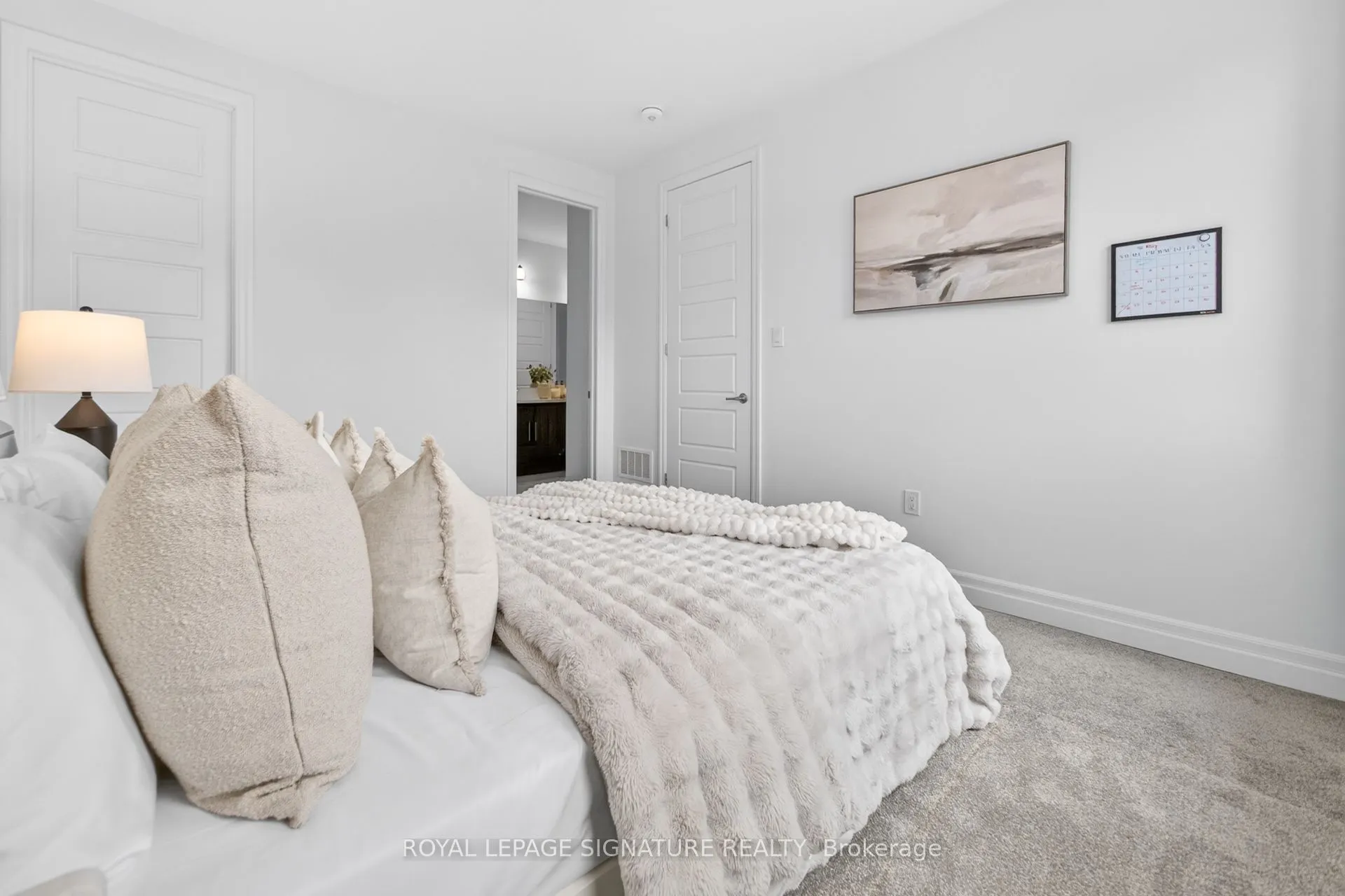 1493 Ford Strathy Crescent