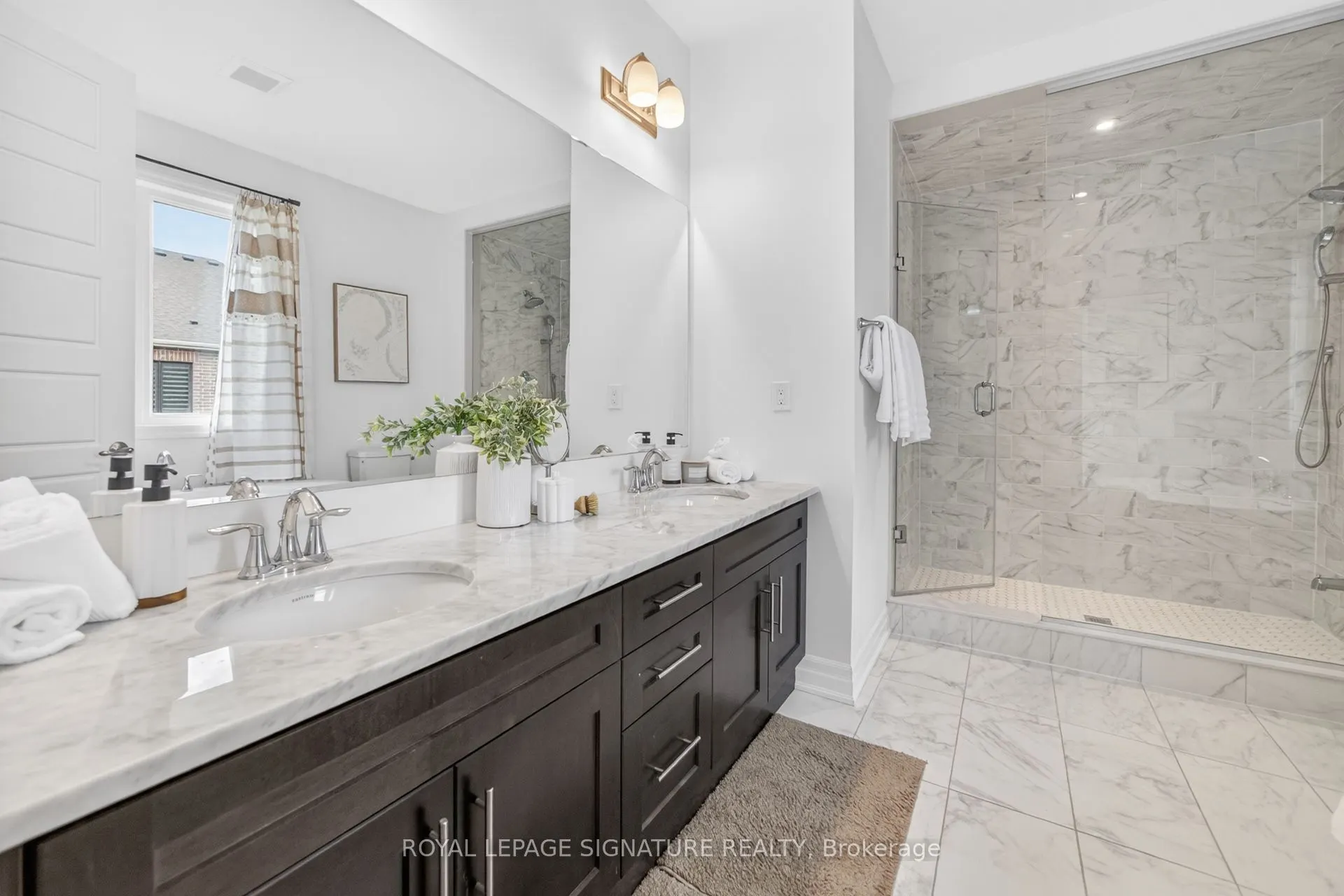 1493 Ford Strathy Crescent