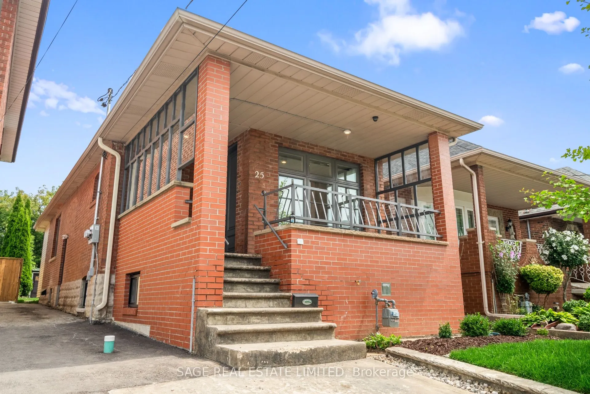 25 Chamberlain Avenue