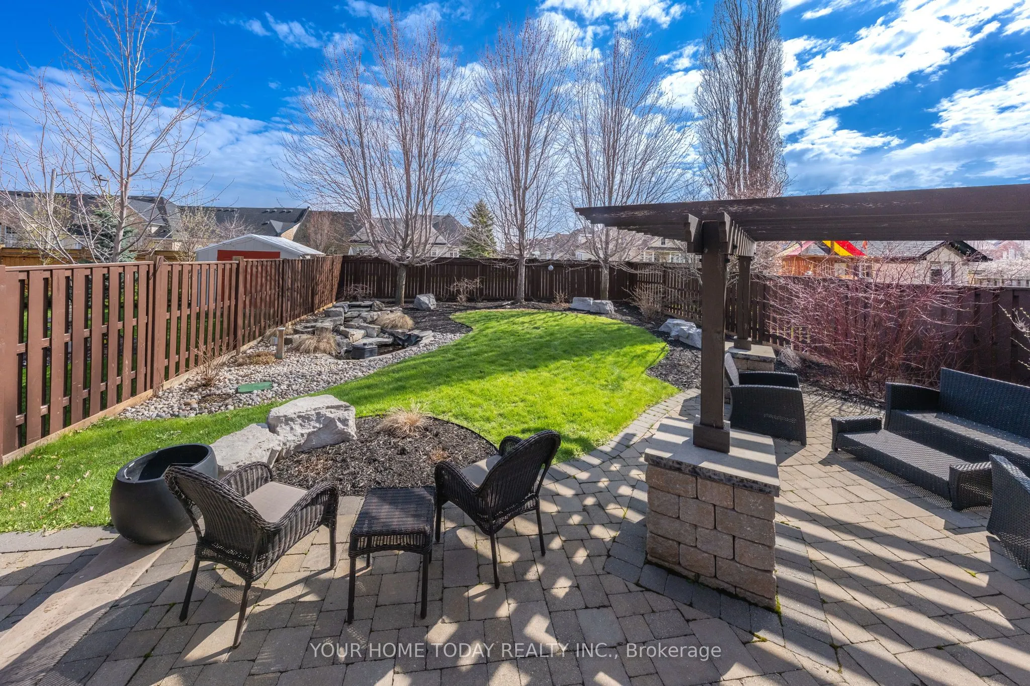 96 Lauchlin Crescent