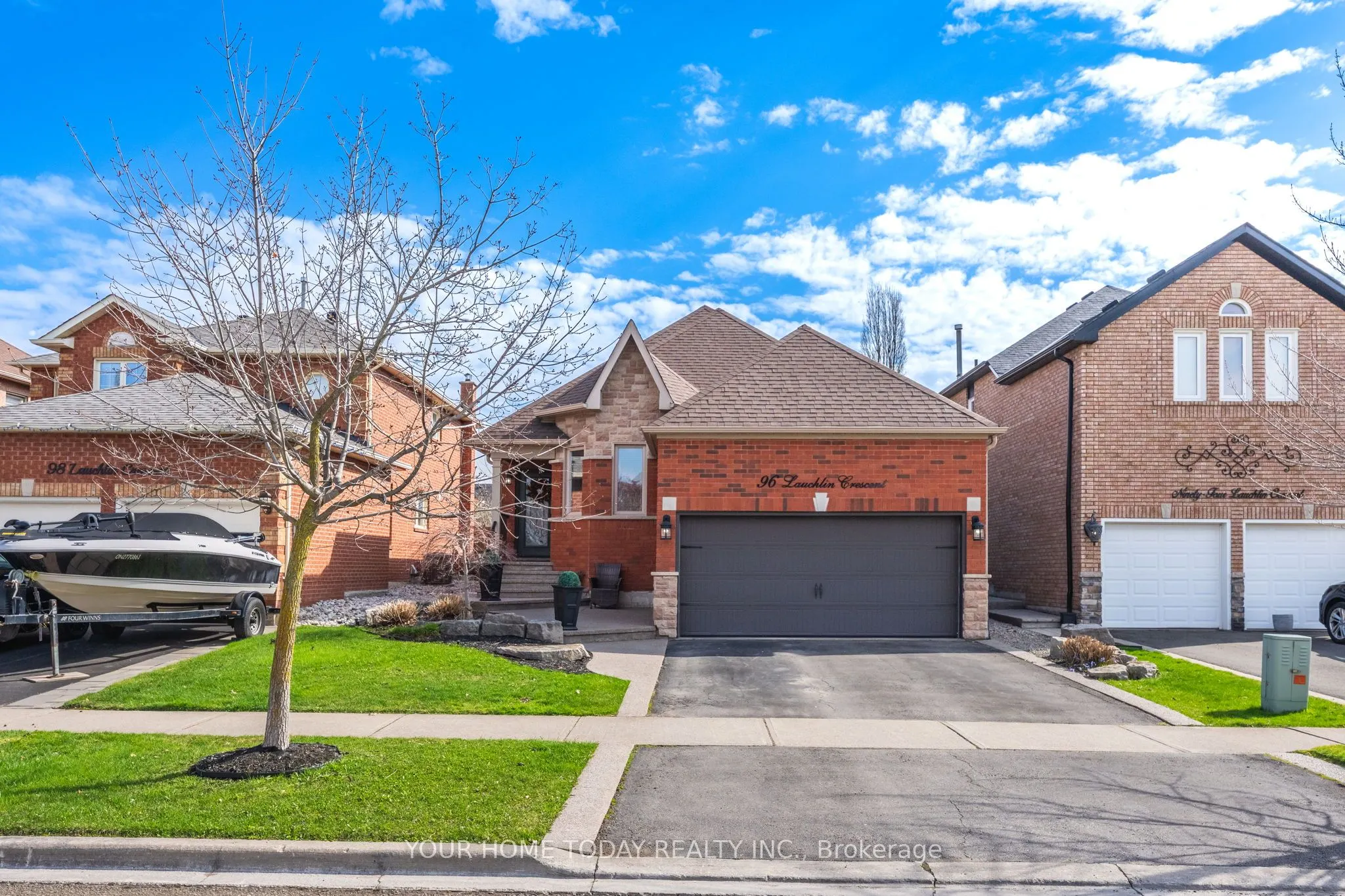 96 Lauchlin Crescent
