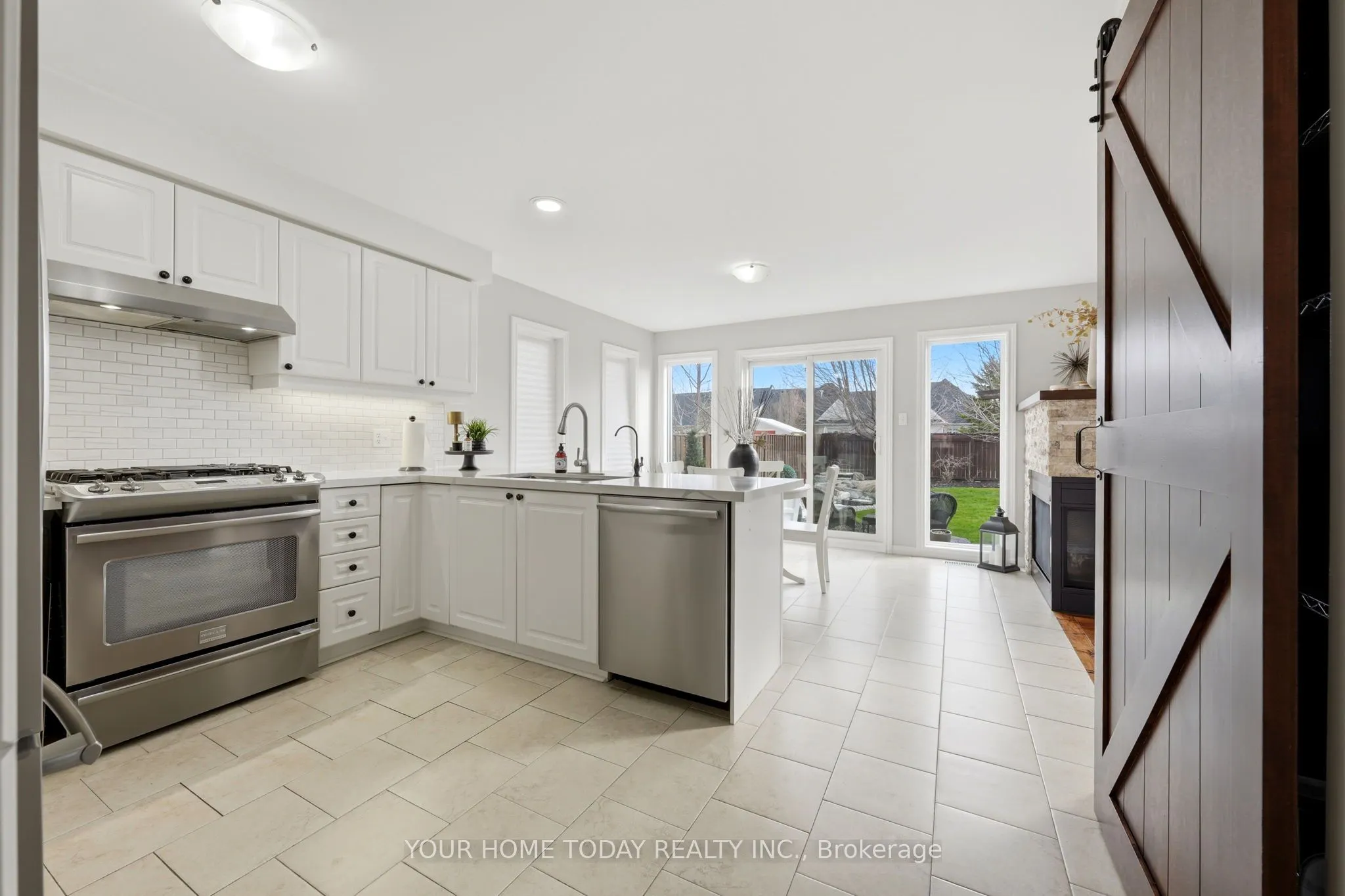 96 Lauchlin Crescent