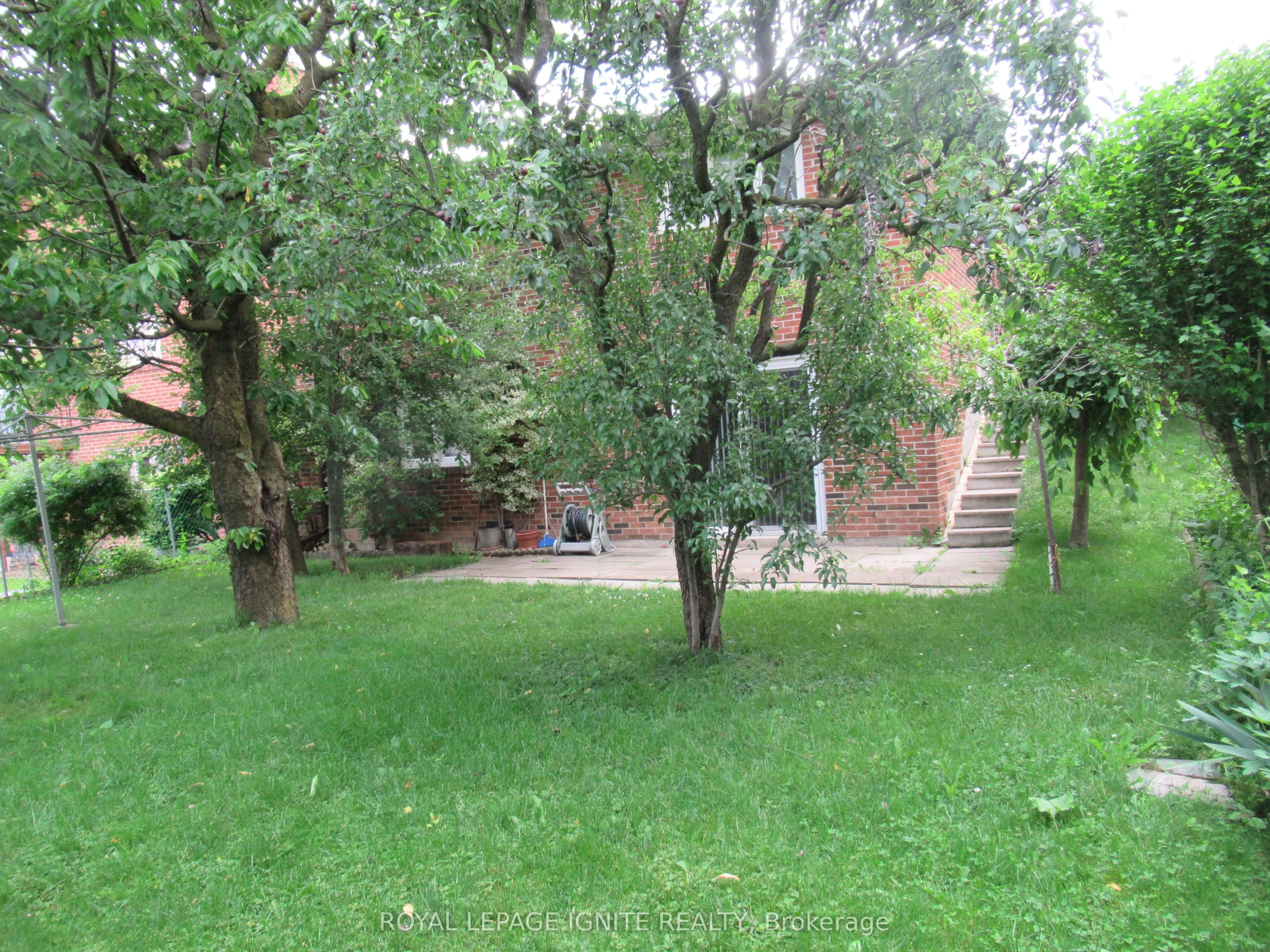 8 Newlove Court