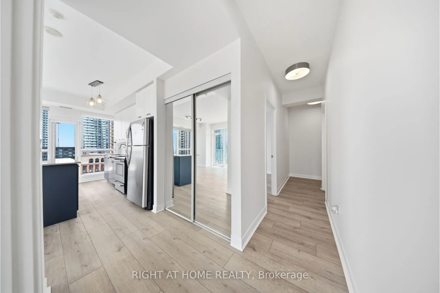365 Prince Of Wales Drive #1105