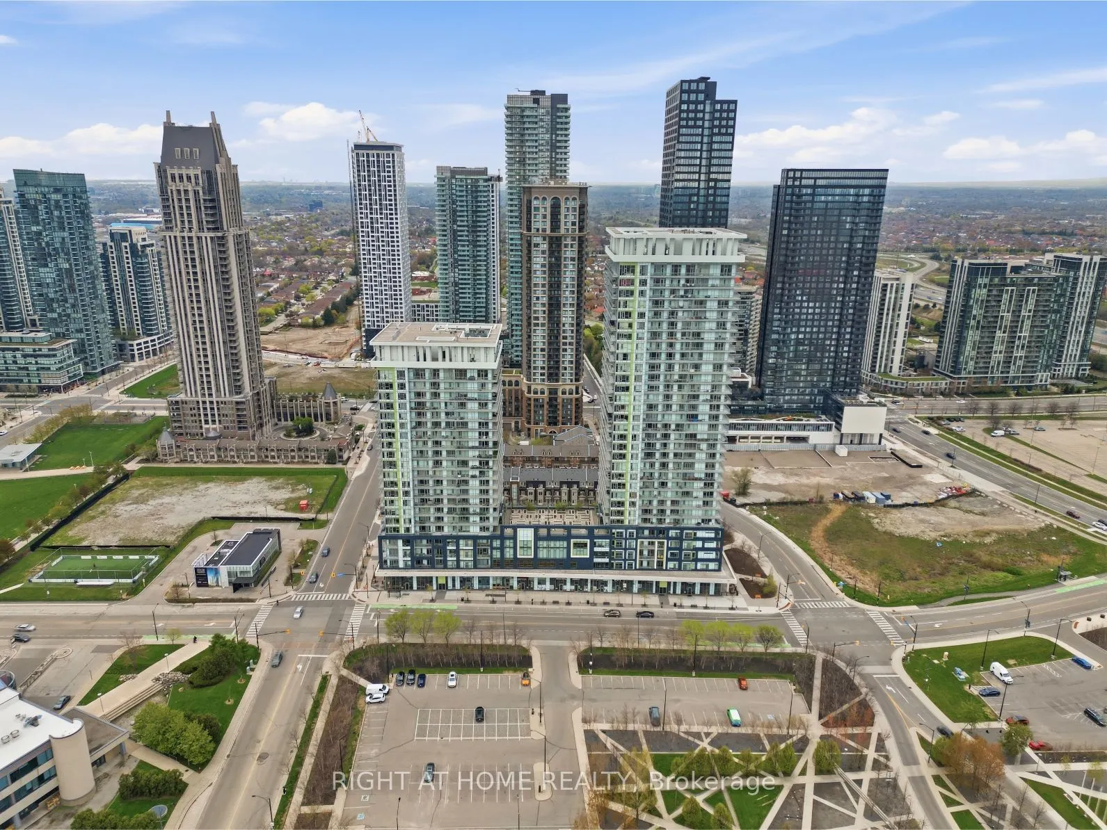 365 Prince Of Wales Drive #1105