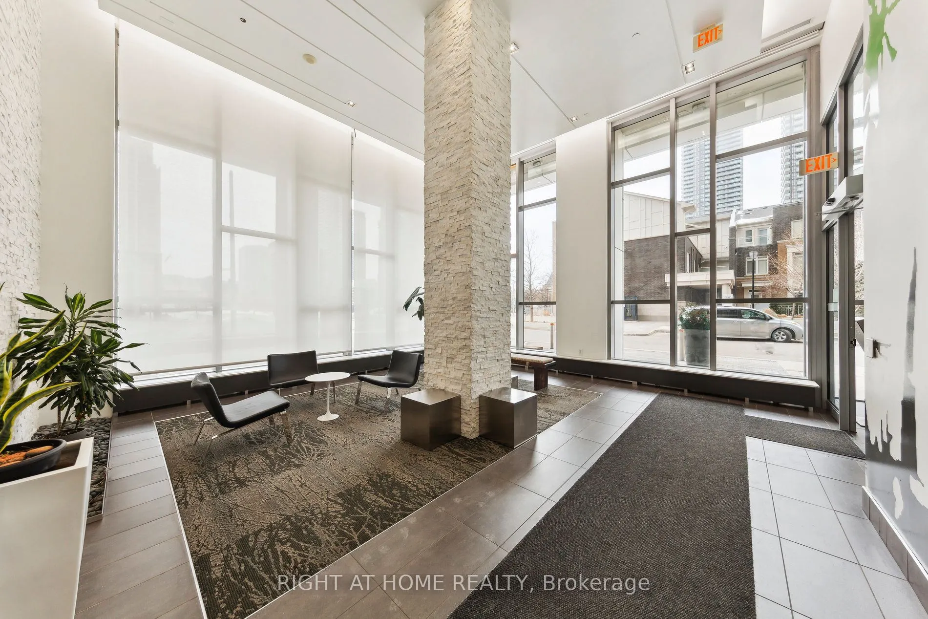 365 Prince Of Wales Drive #1105