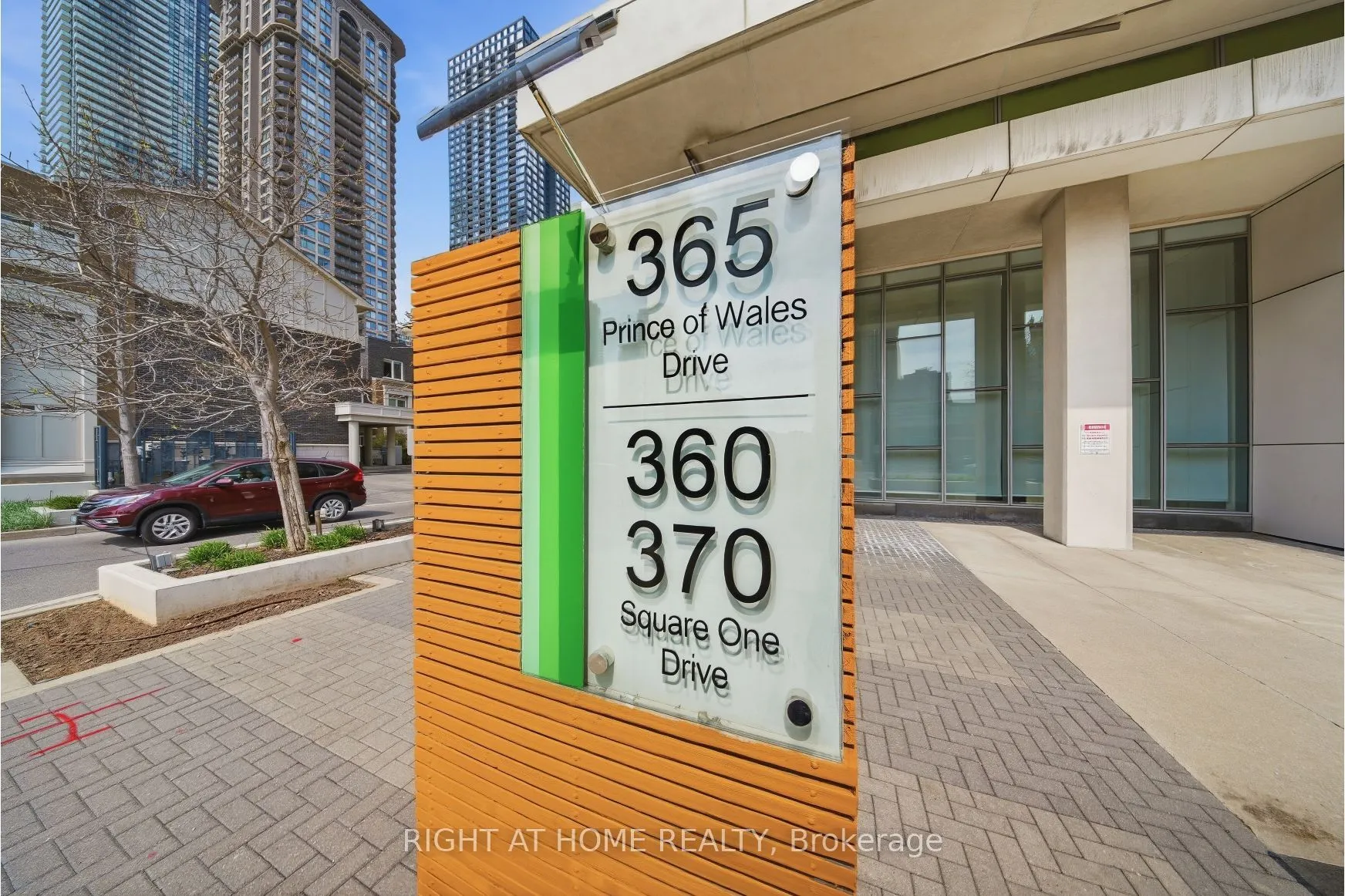 365 Prince Of Wales Drive #1105