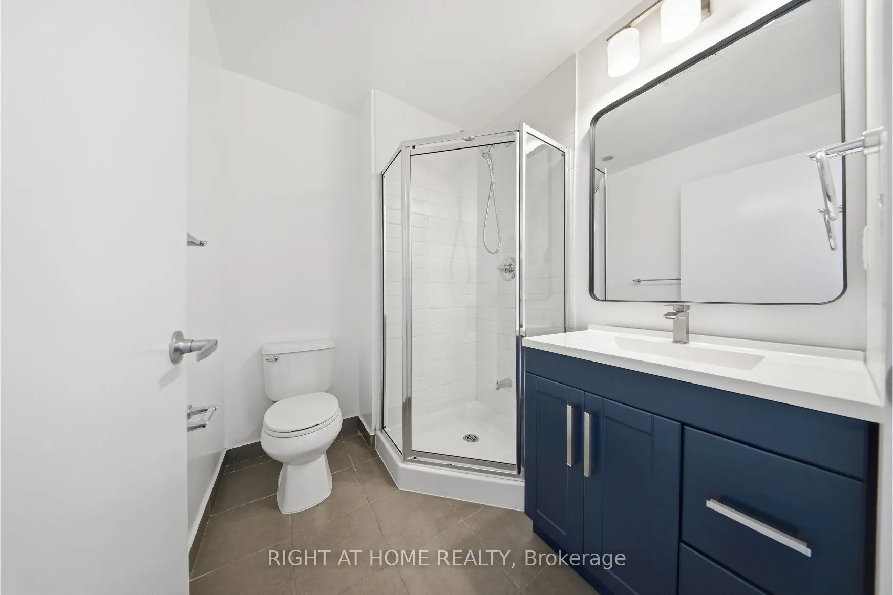 365 Prince Of Wales Drive #1105