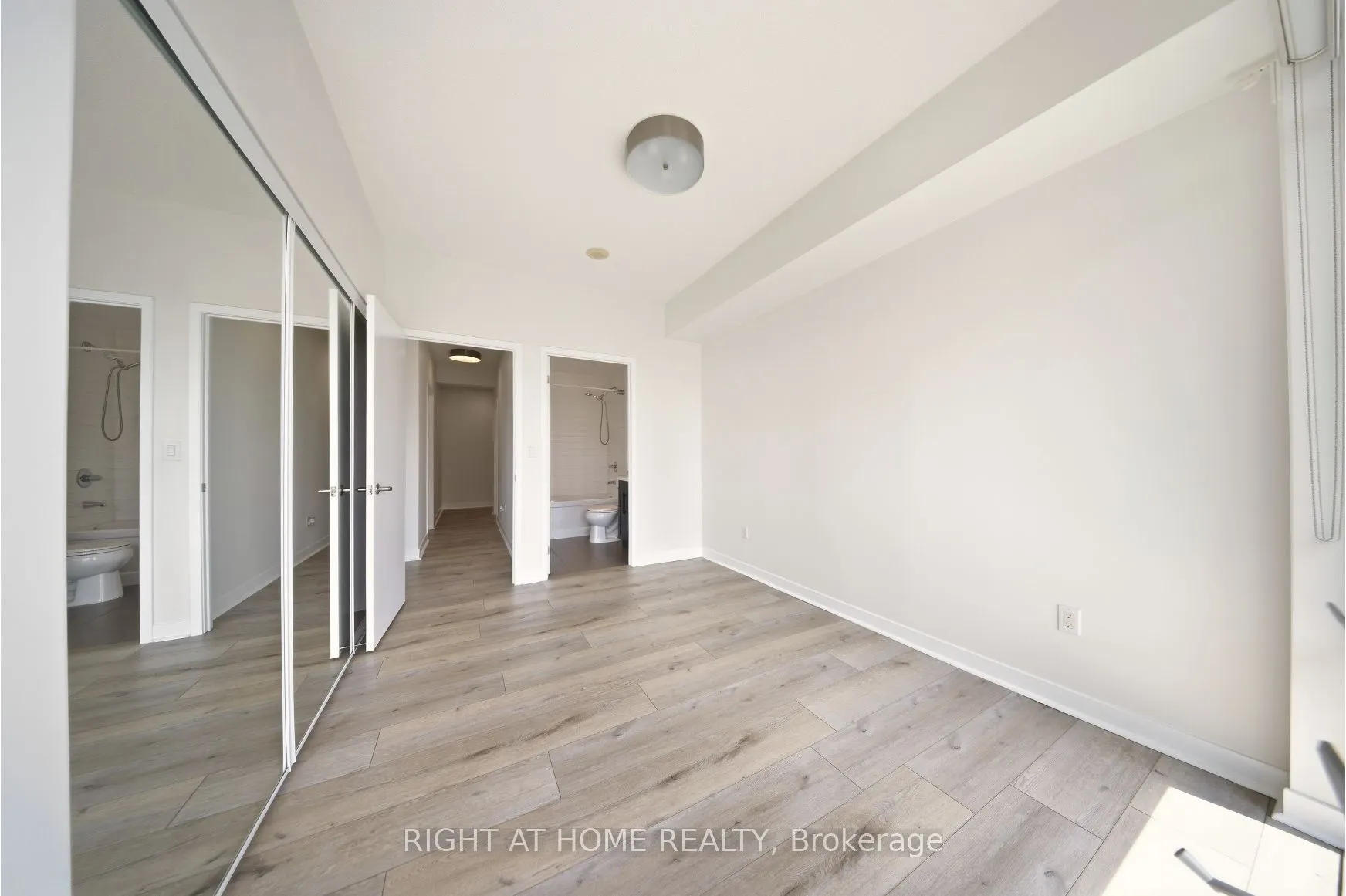 365 Prince Of Wales Drive #1105
