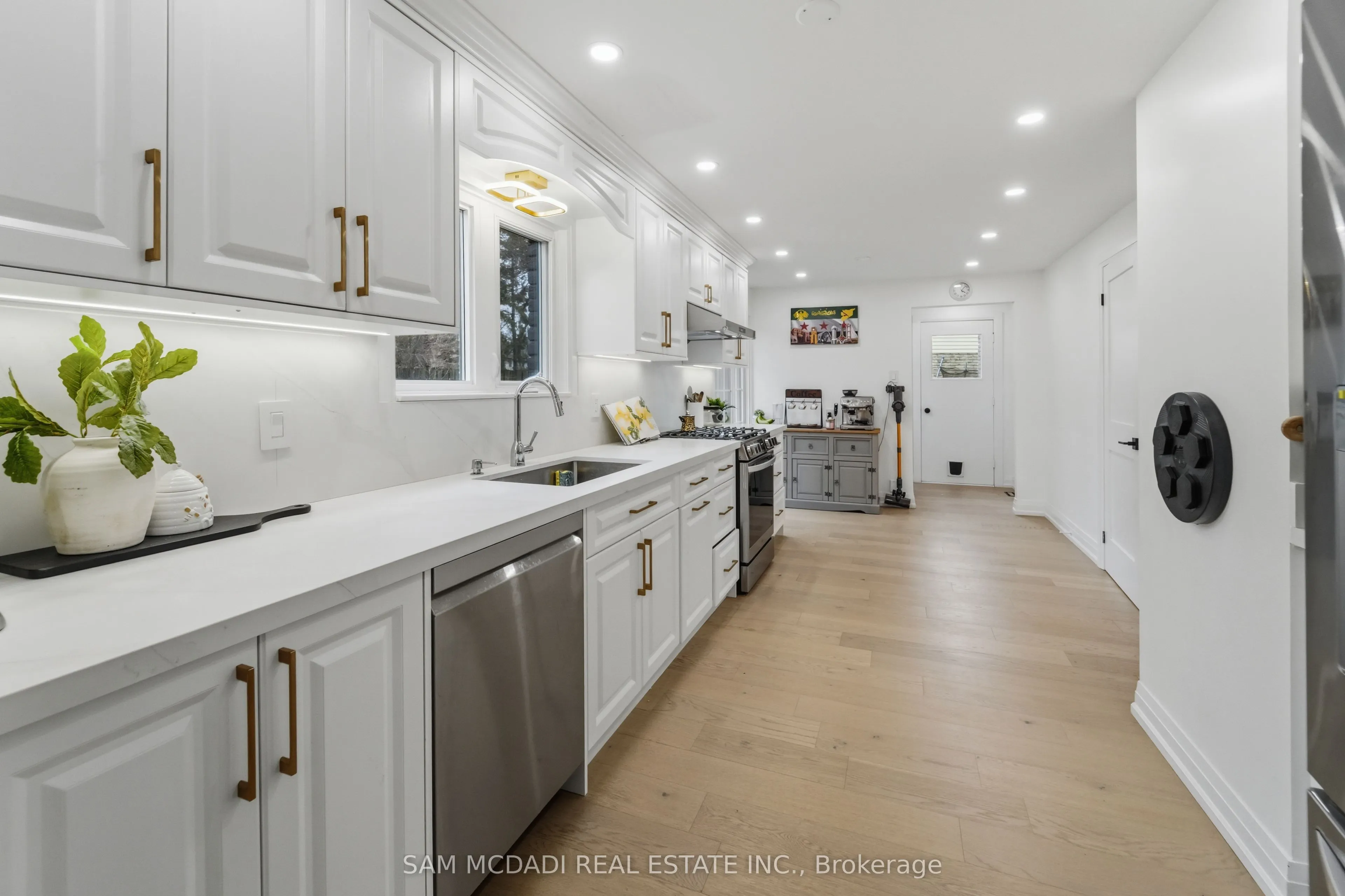2290 Devon Road