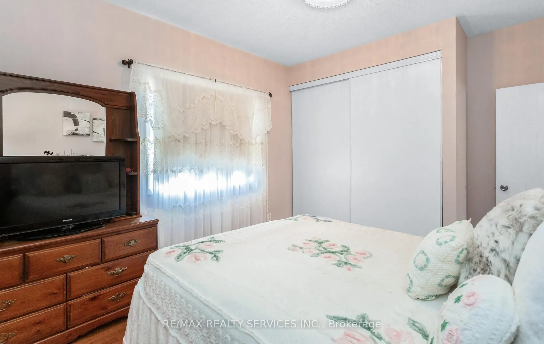 836 Avocado Crescent