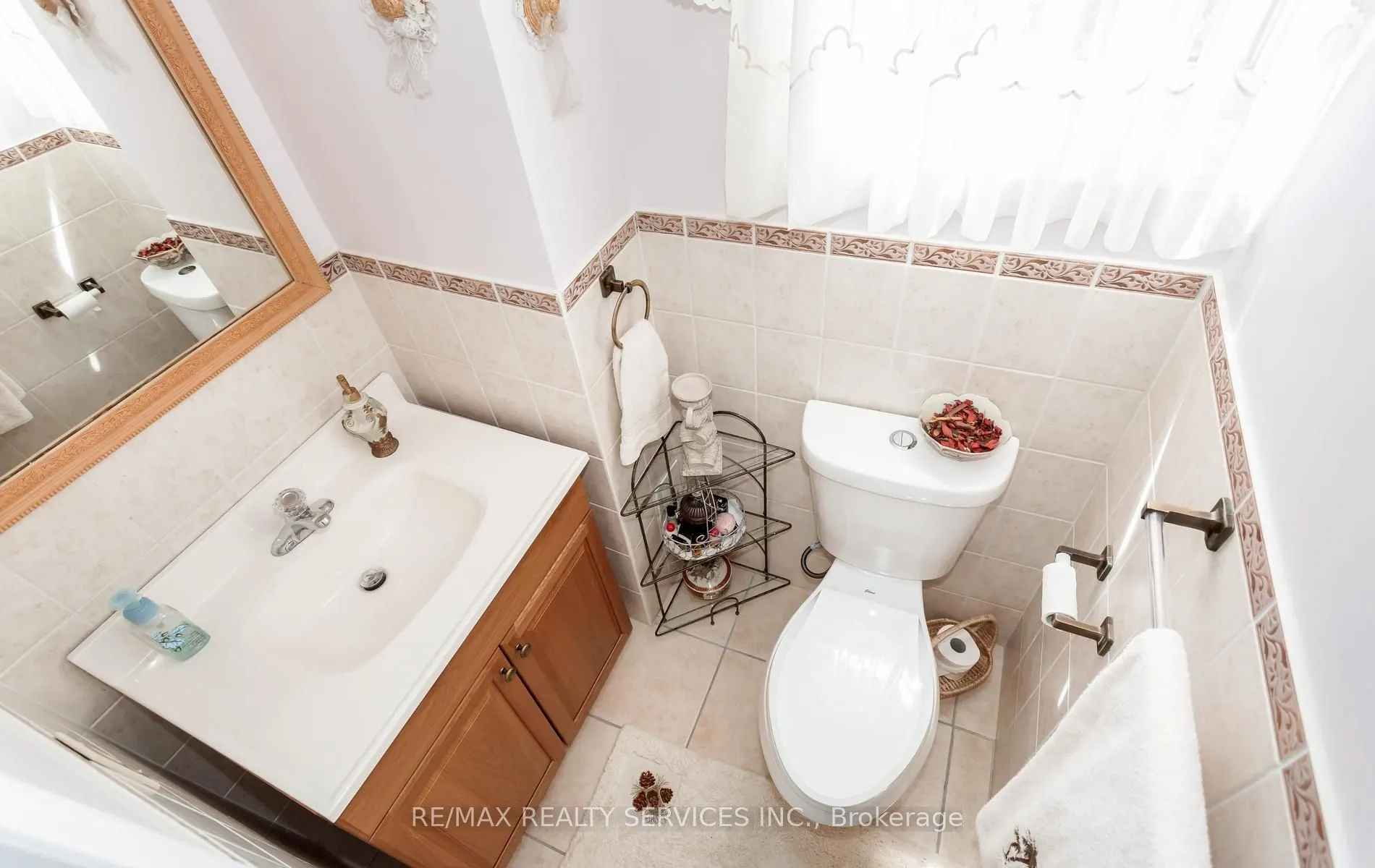 836 Avocado Crescent
