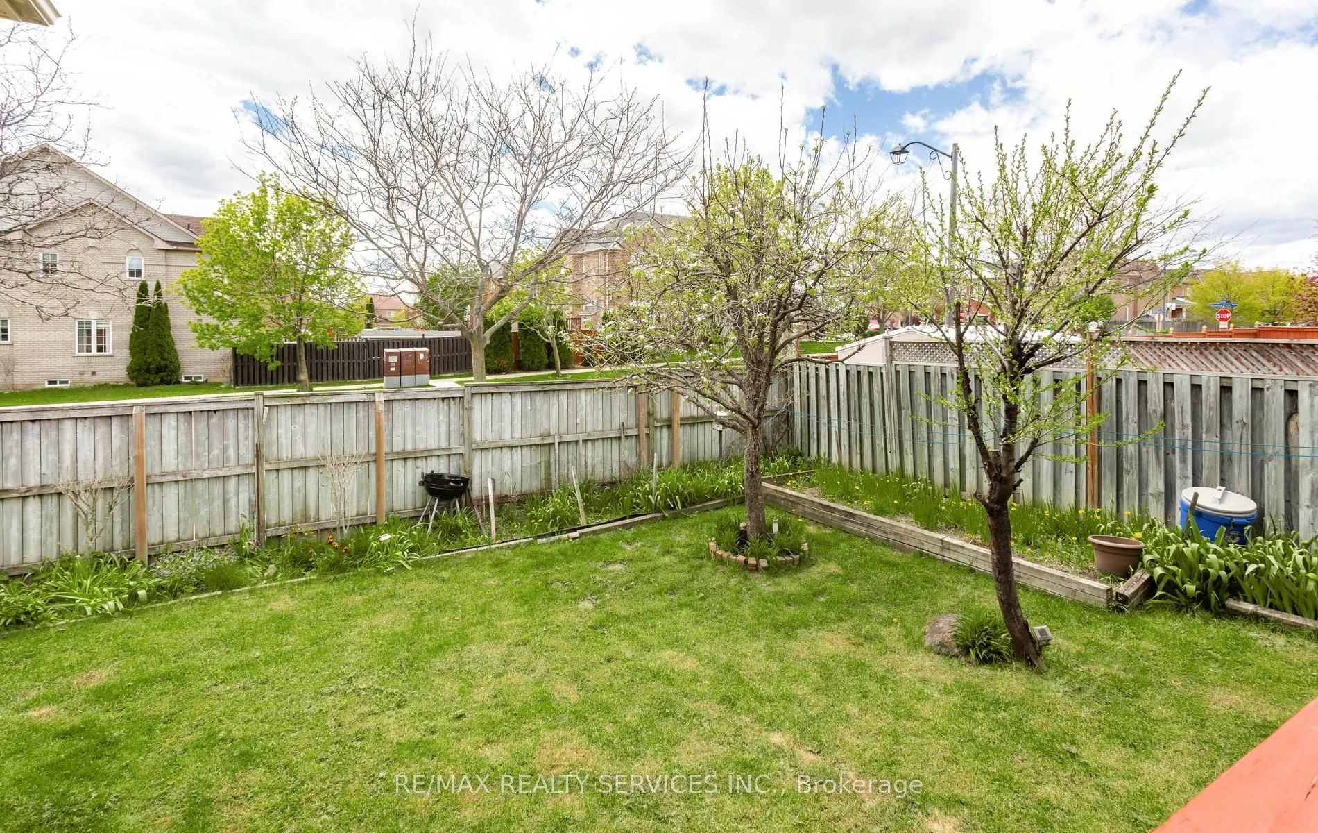 836 Avocado Crescent