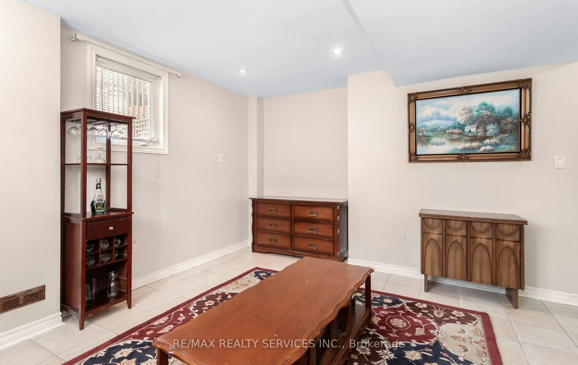 836 Avocado Crescent