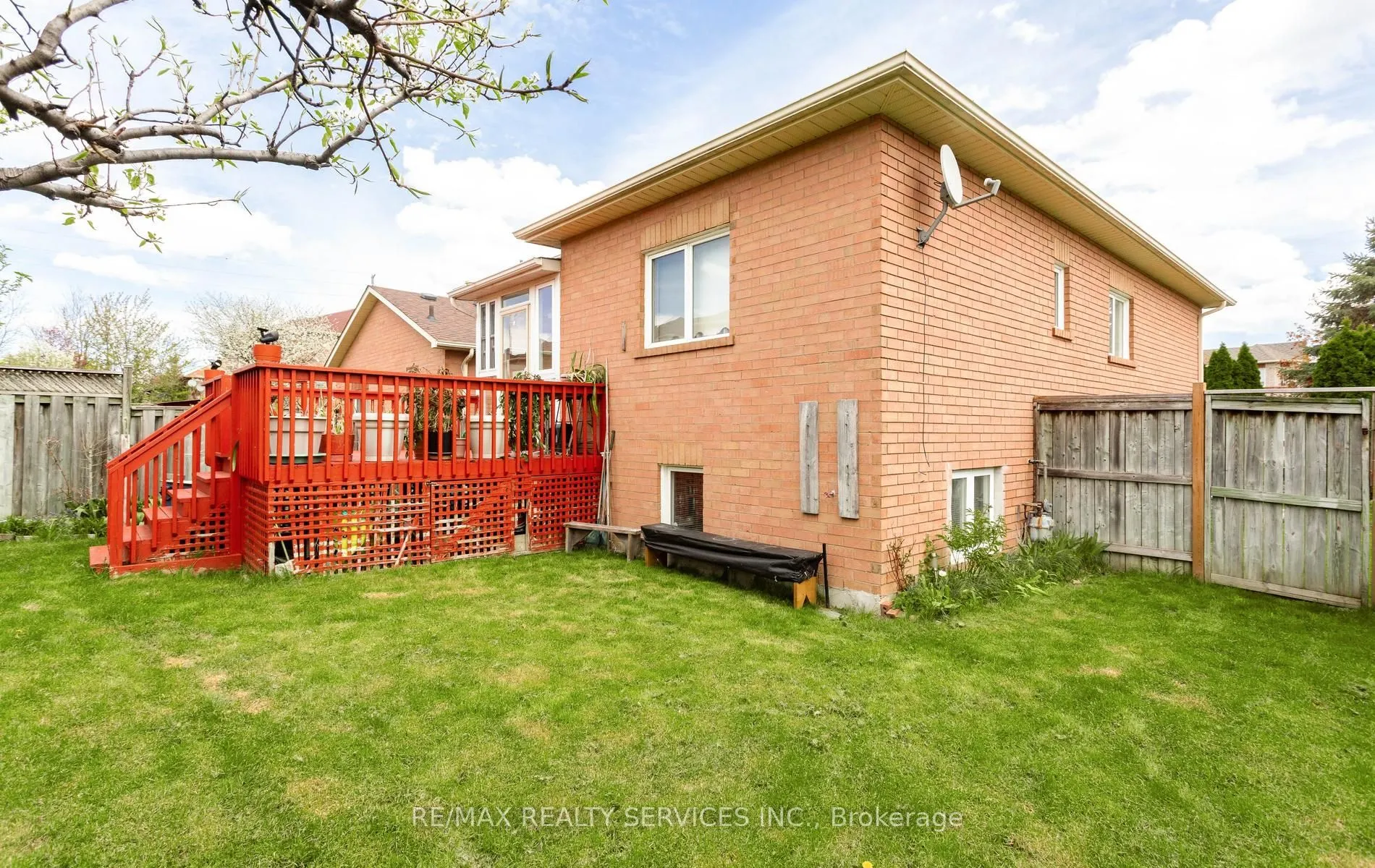836 Avocado Crescent