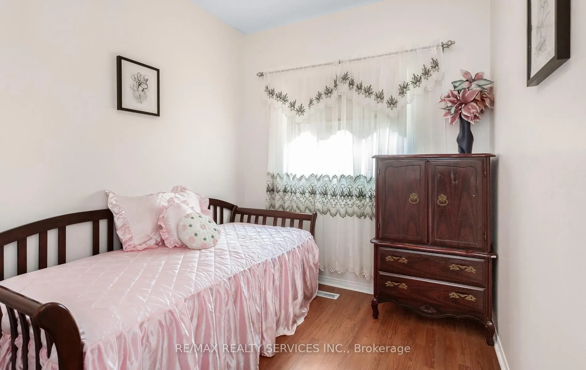 836 Avocado Crescent
