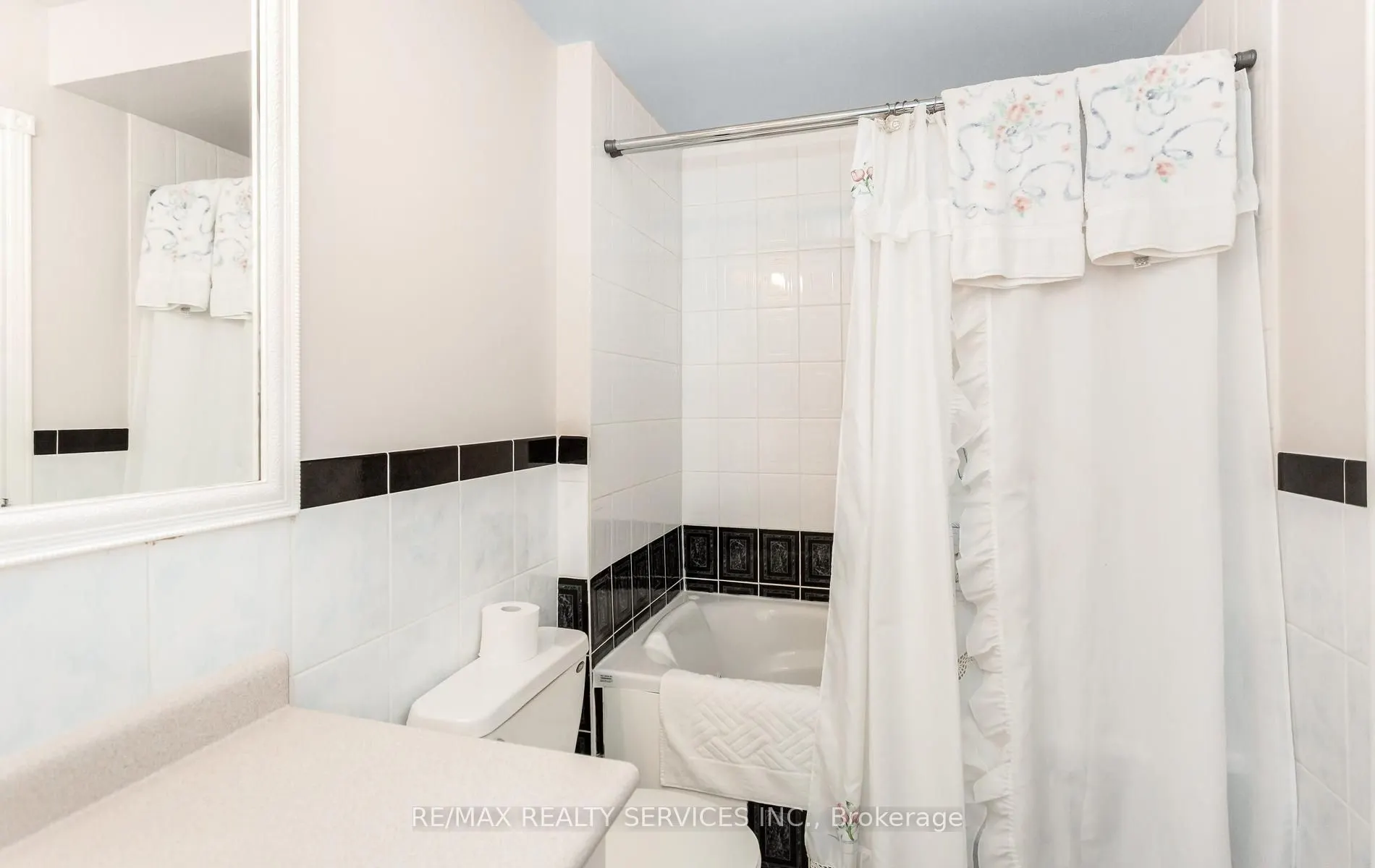 836 Avocado Crescent