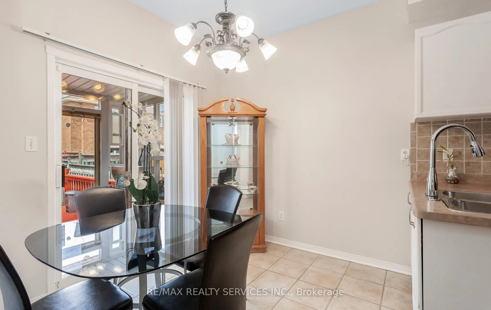 836 Avocado Crescent