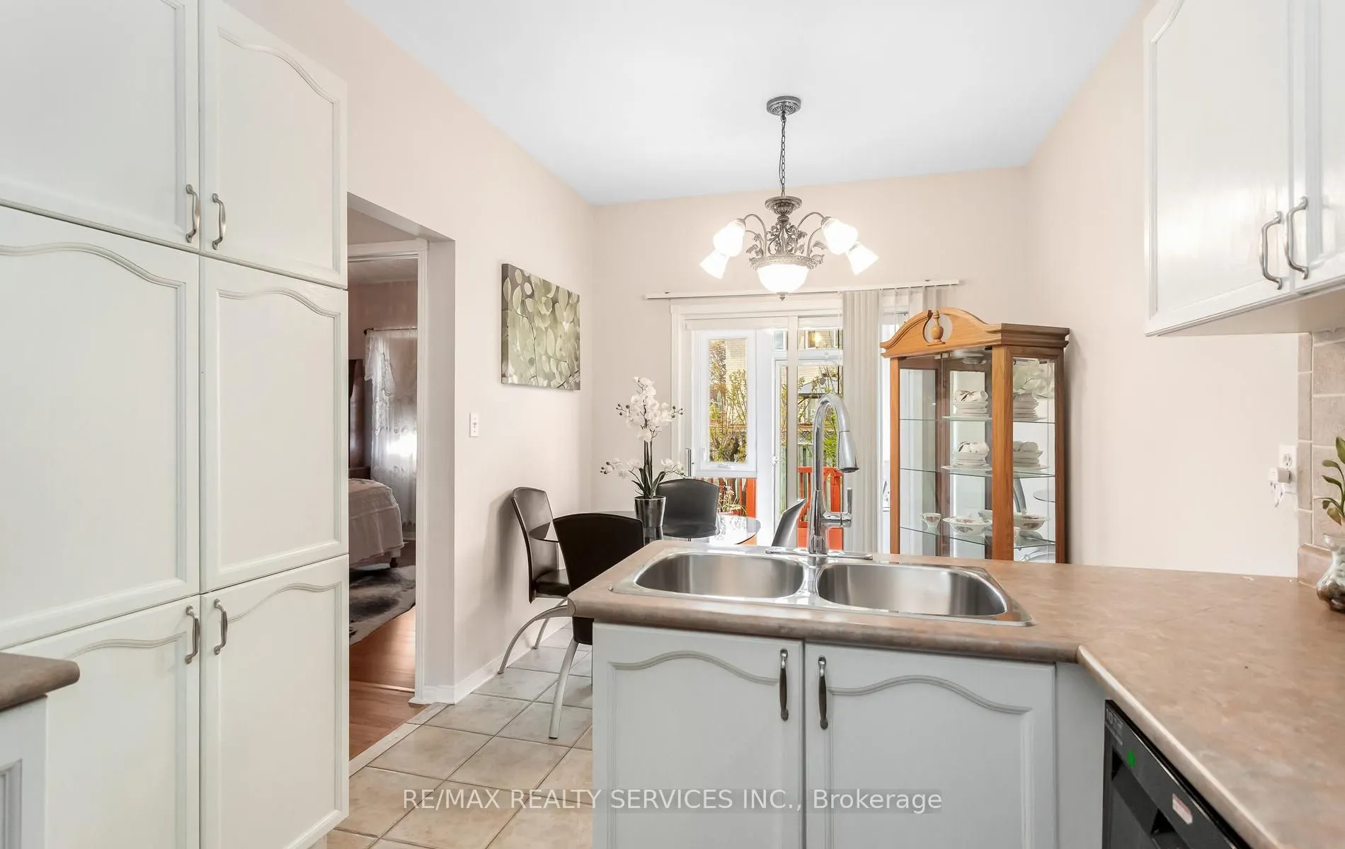 836 Avocado Crescent
