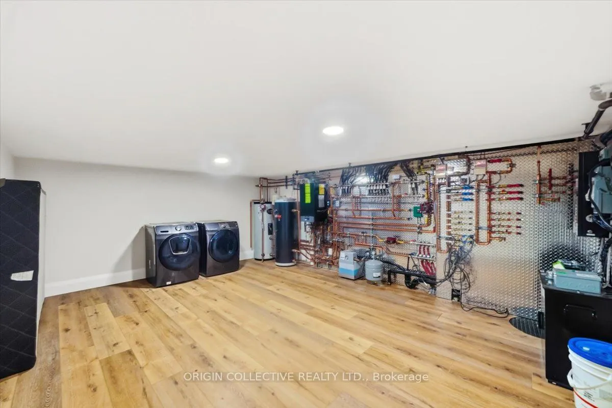 79 Wilson Street E