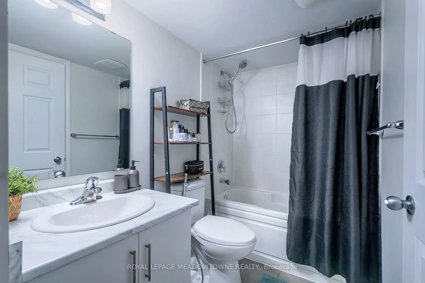 10 Carnation Avenue #19