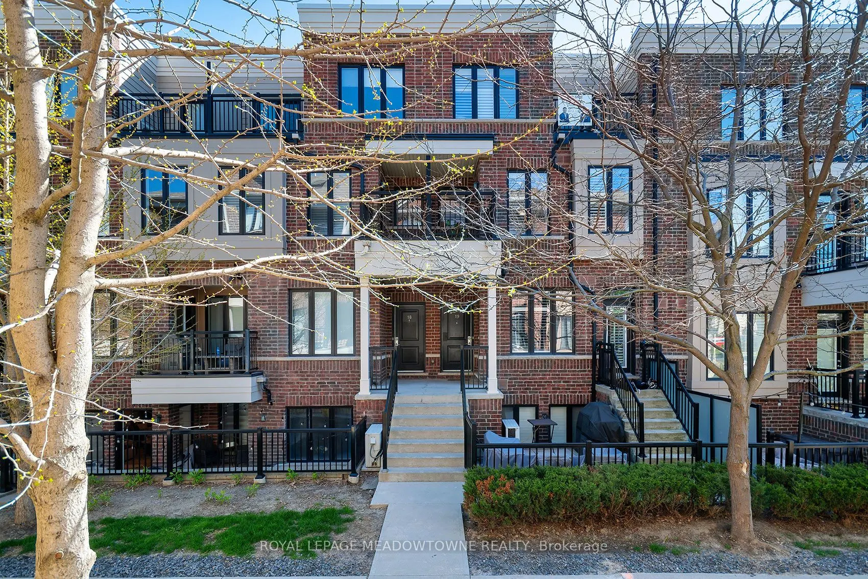 10 Carnation Avenue #19