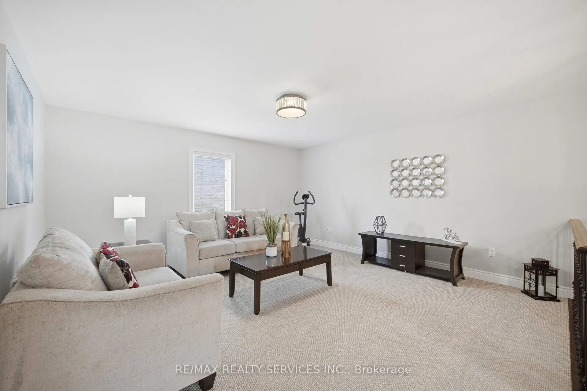 152 Newhouse Boulevard