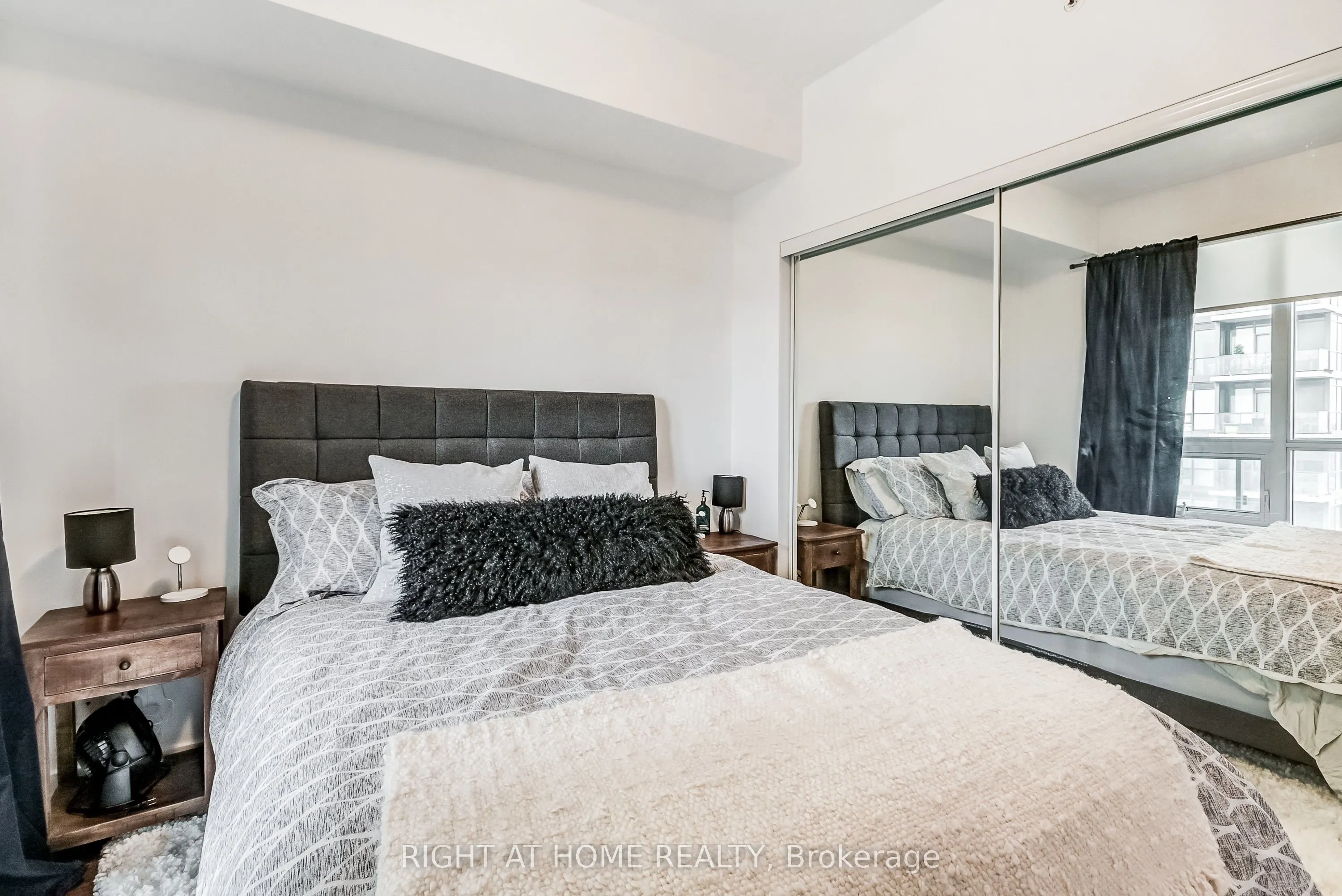 2212 Lake Shore Boulevard W #2710