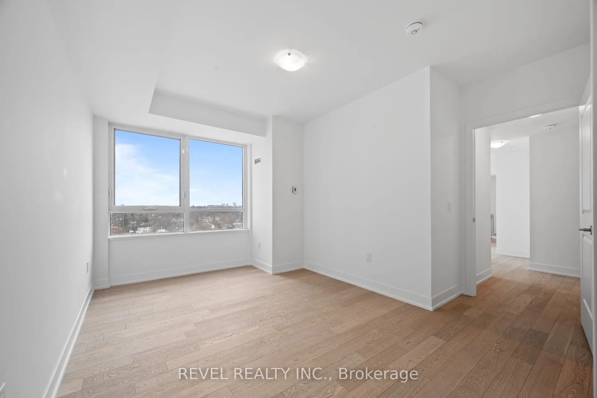 1063 Douglas Mccurdy Common #901