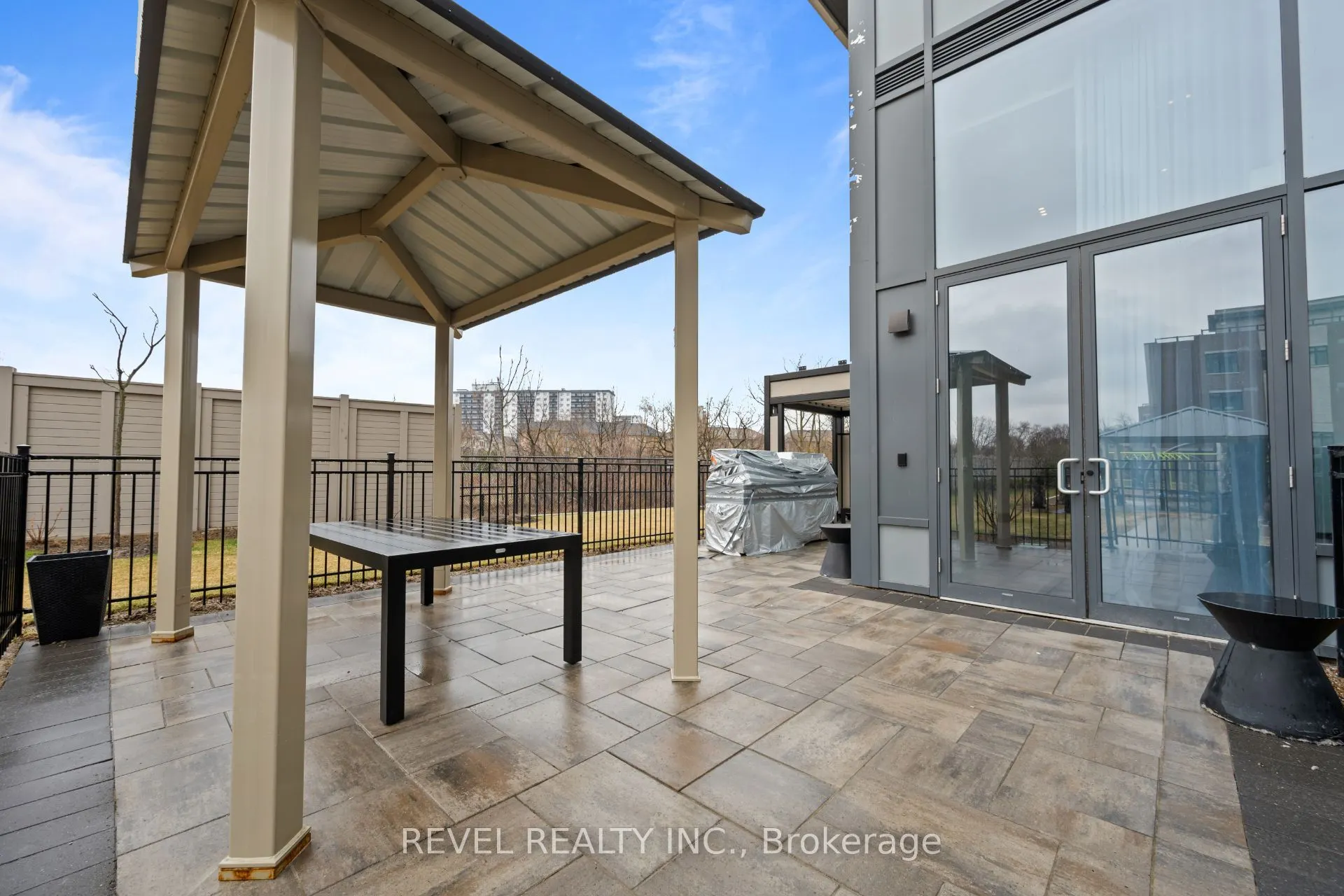 1063 Douglas Mccurdy Common #901