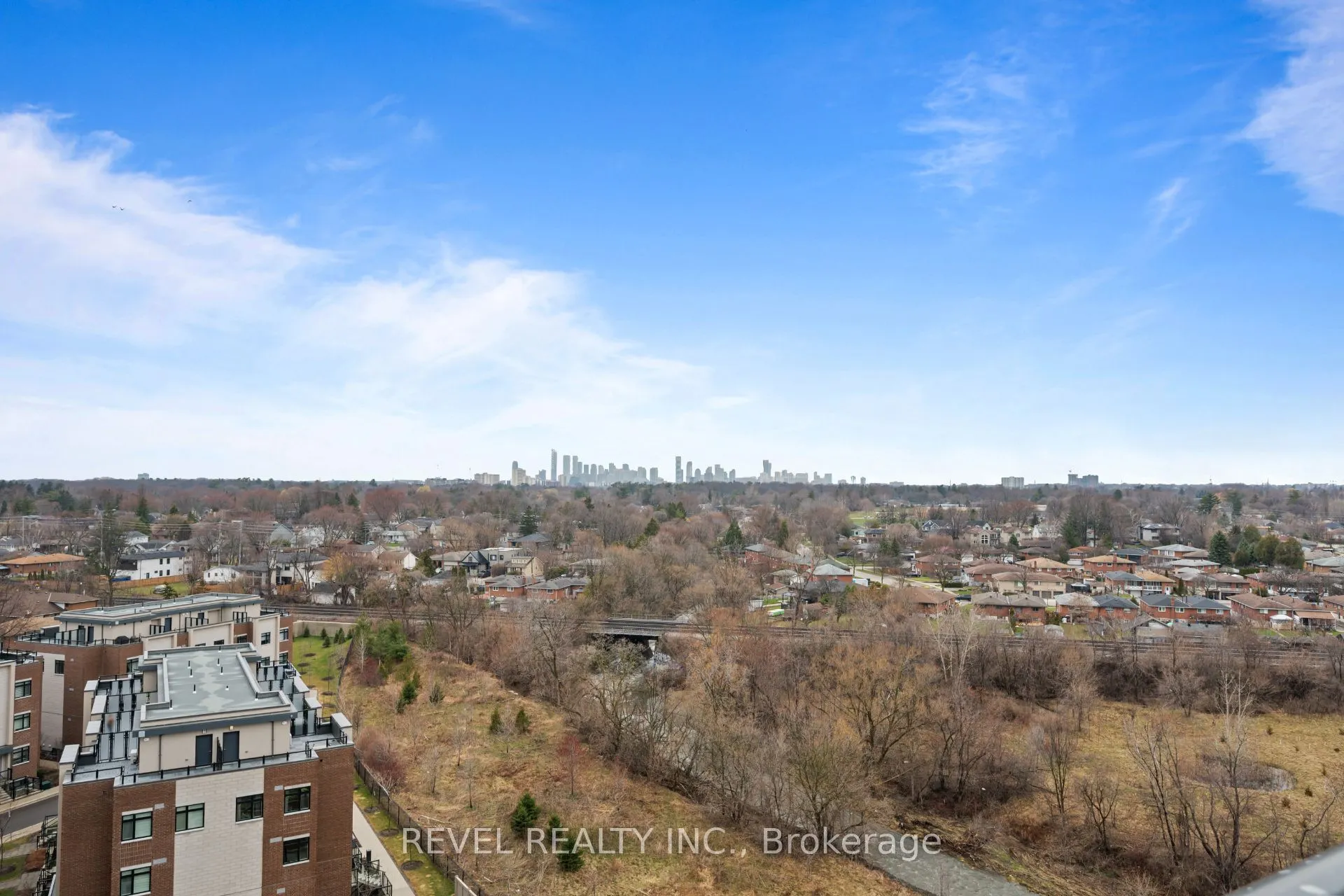 1063 Douglas Mccurdy Common #901