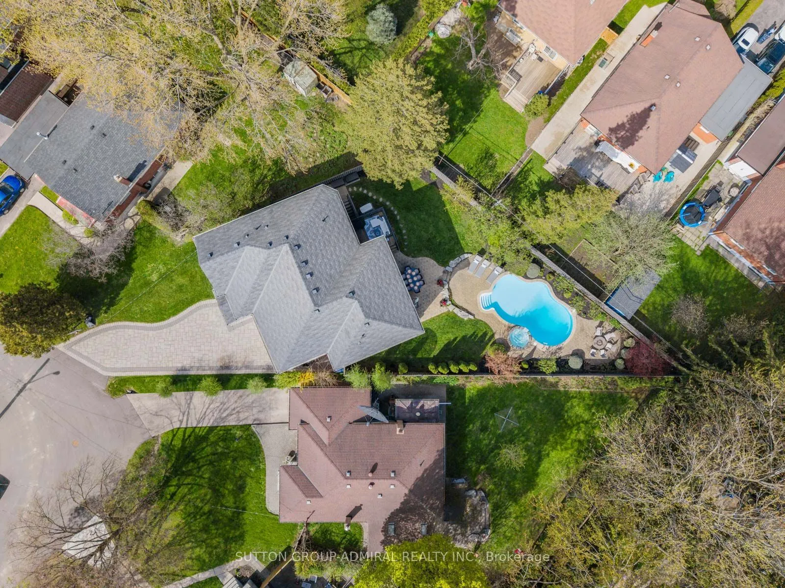 9 Cheshire Drive