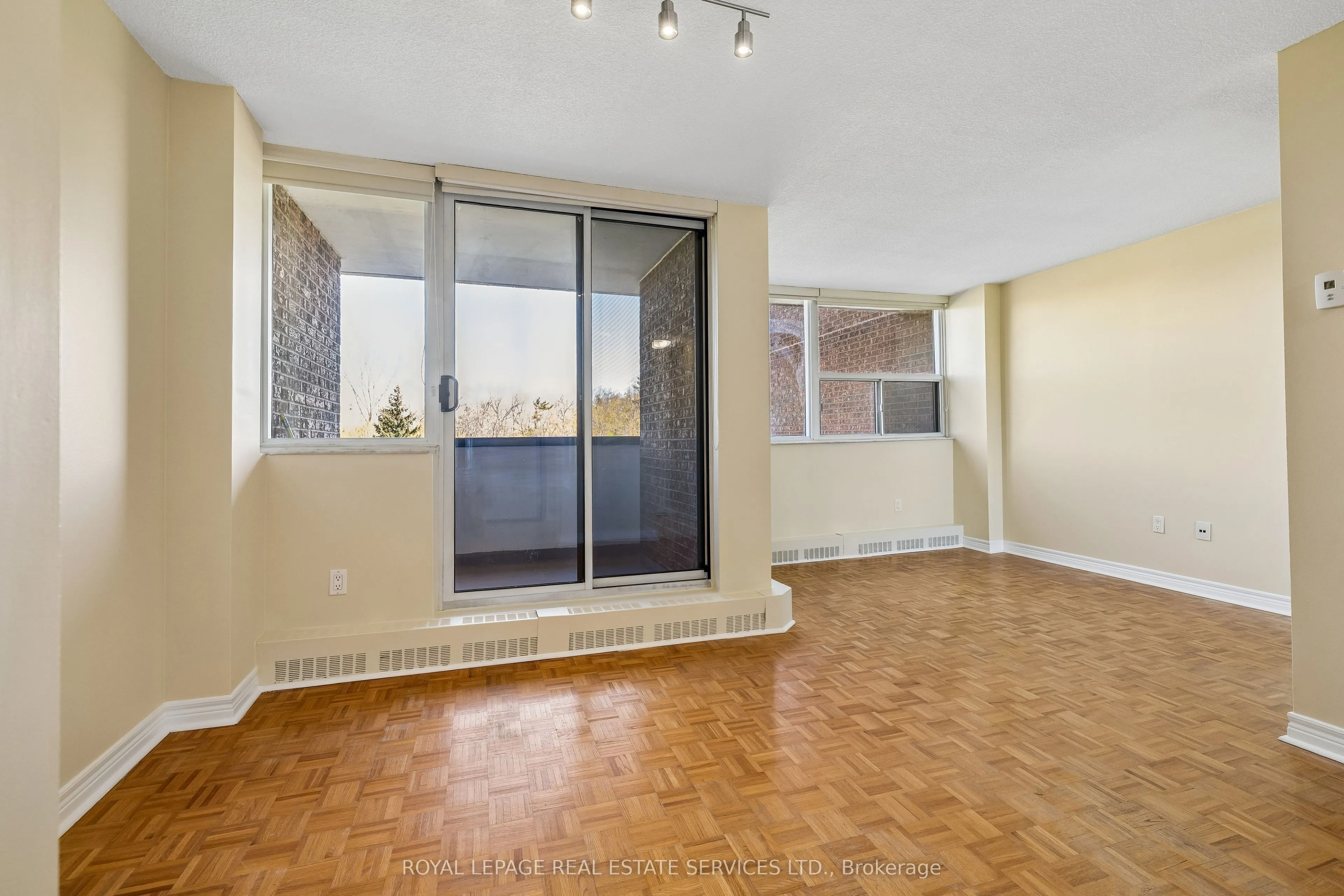 3501 Glen Erin Drive #311