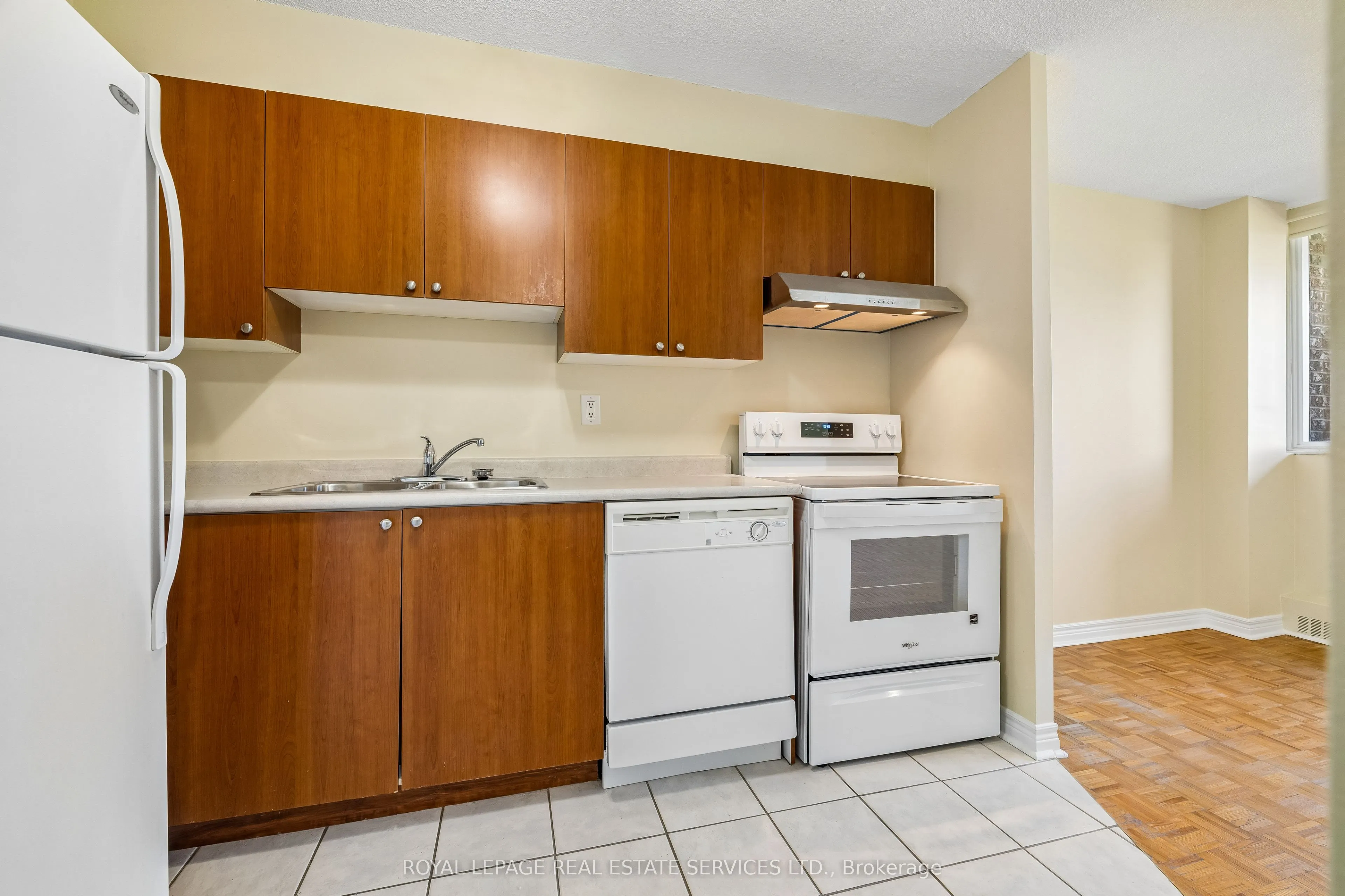 3501 Glen Erin Drive #311