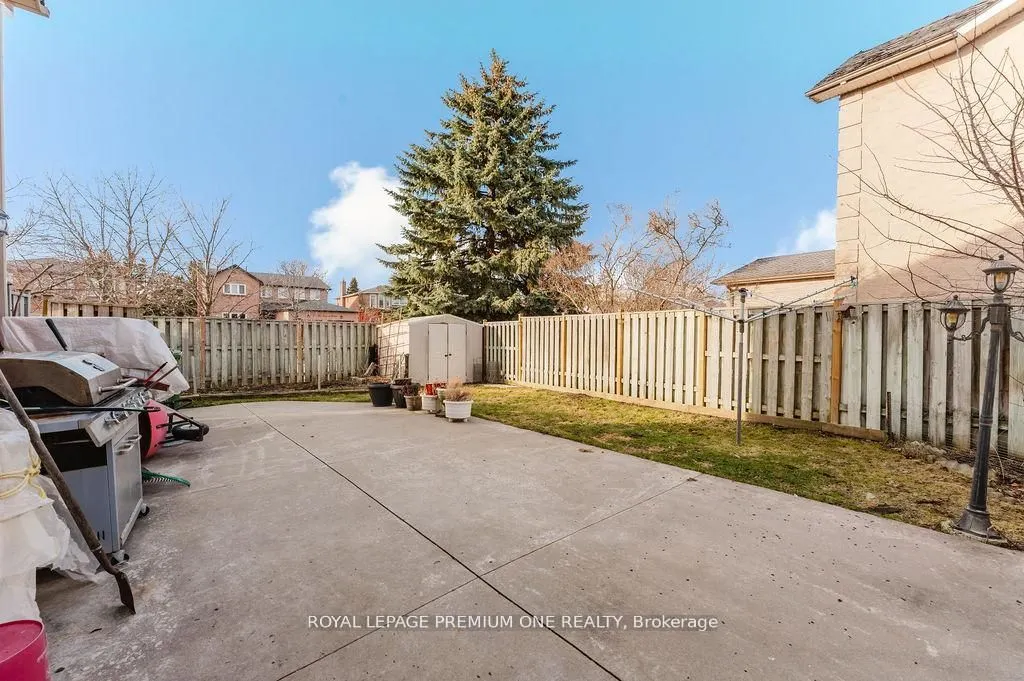 25 Sir Lancelot Court
