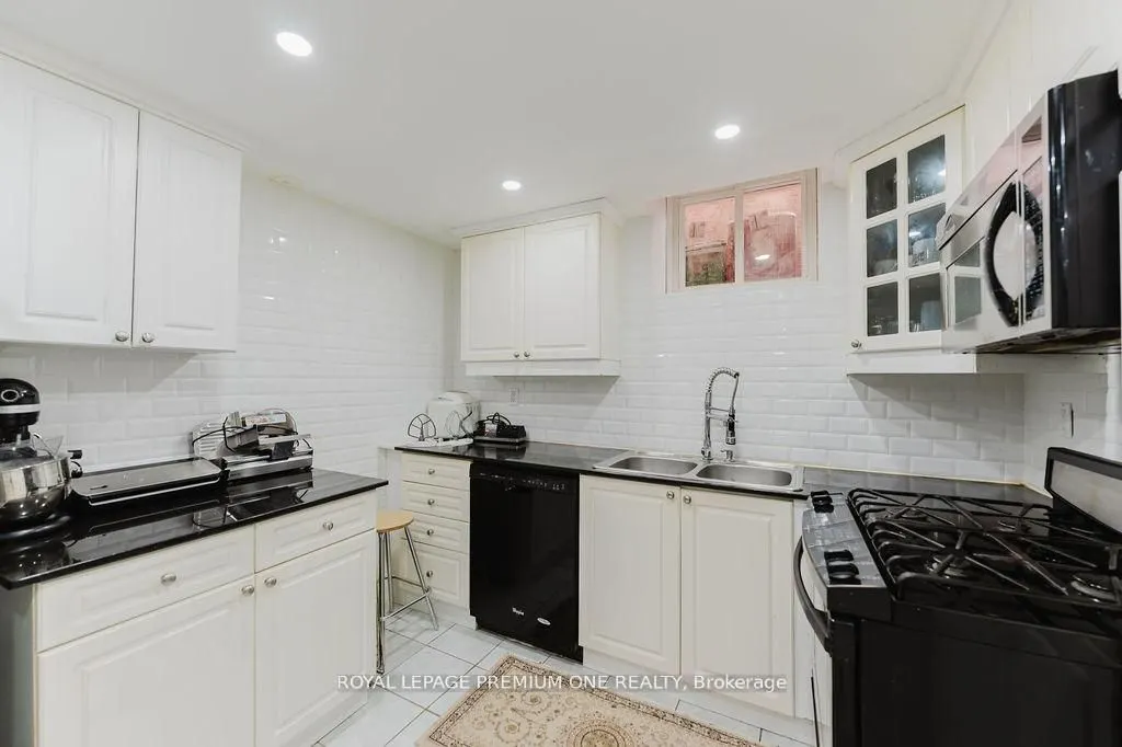 25 Sir Lancelot Court