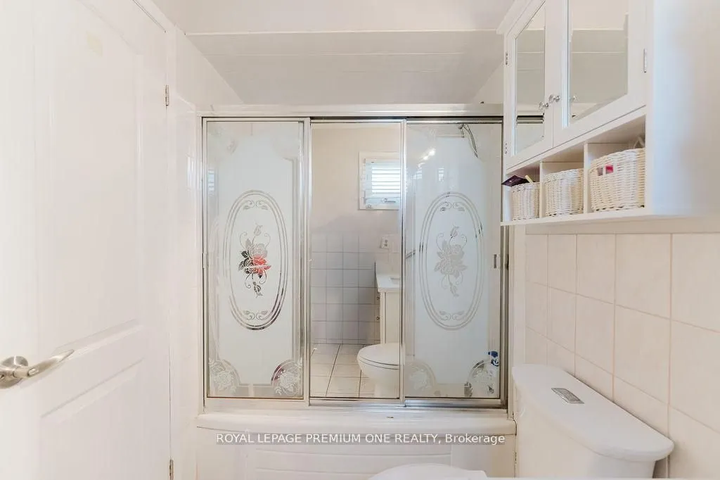 25 Sir Lancelot Court