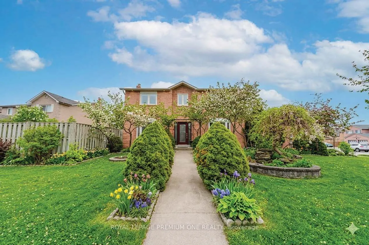 25 Sir Lancelot Court
