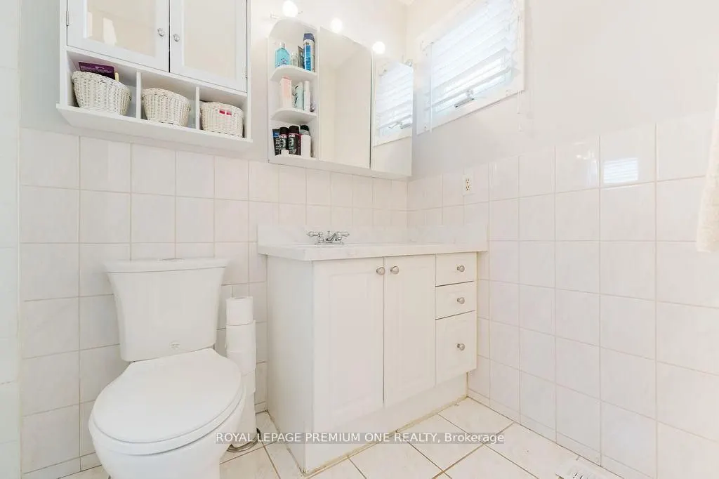 25 Sir Lancelot Court