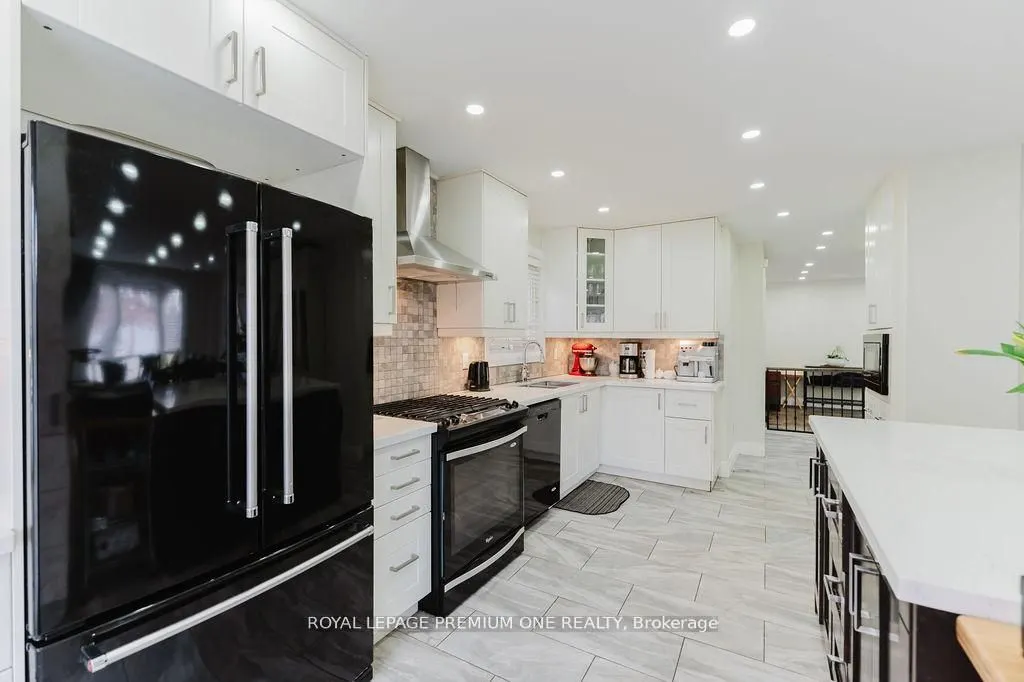 25 Sir Lancelot Court