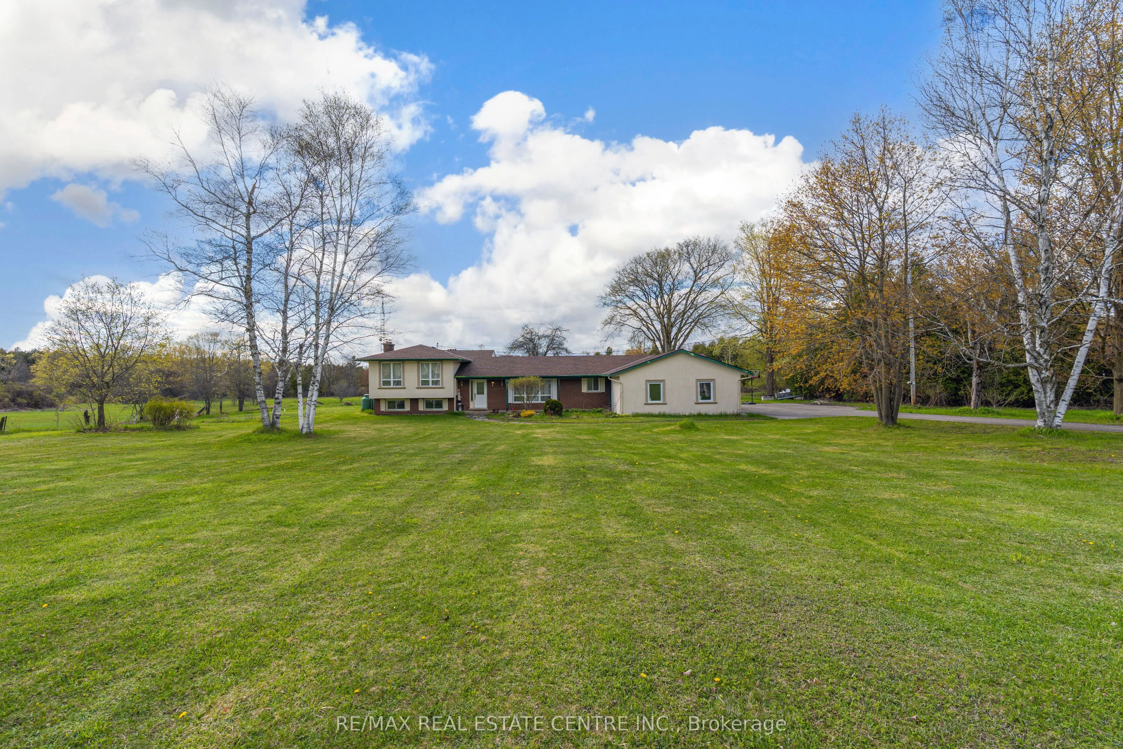 6649 25 Side Road