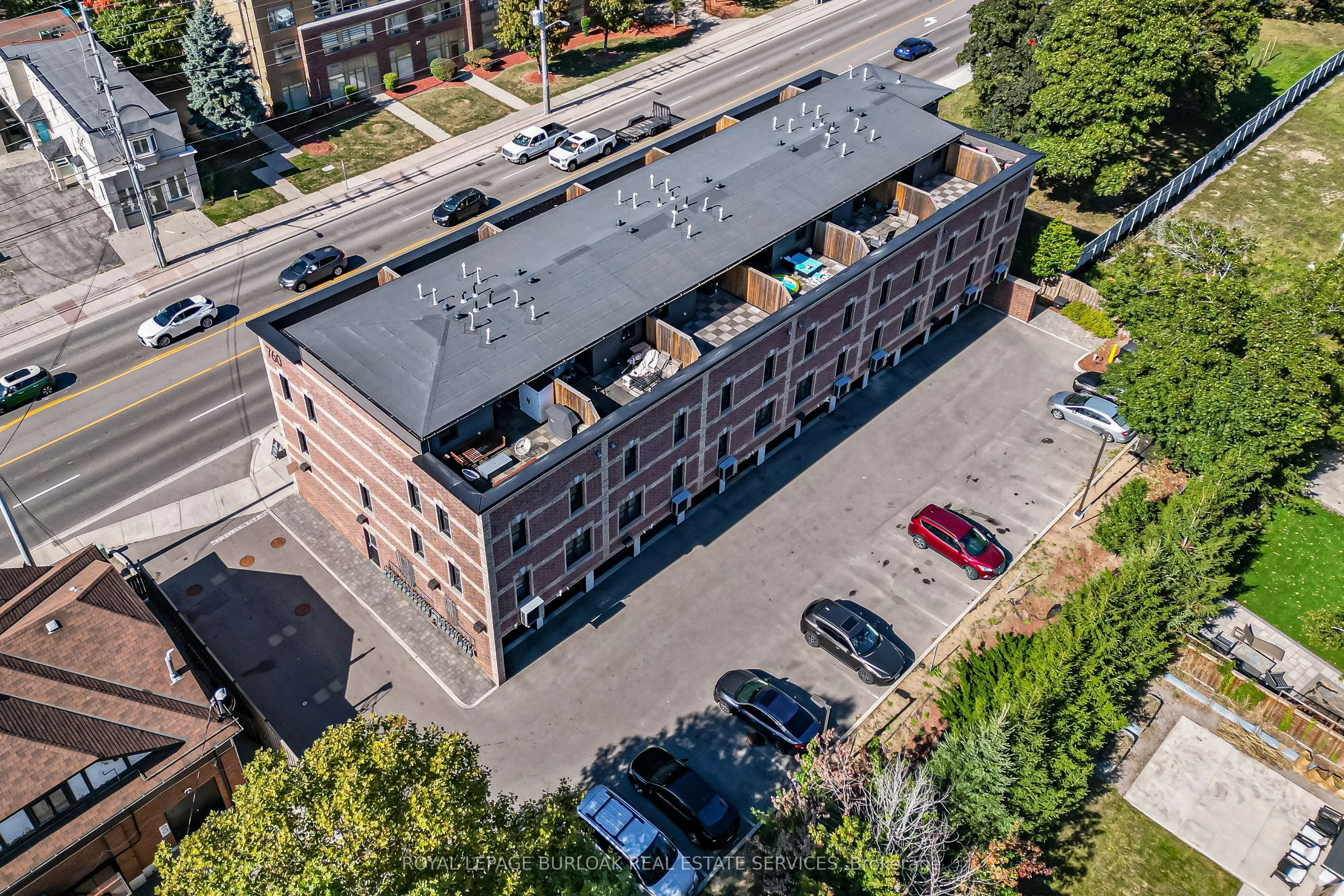 760 Lakeshore Road E #207
