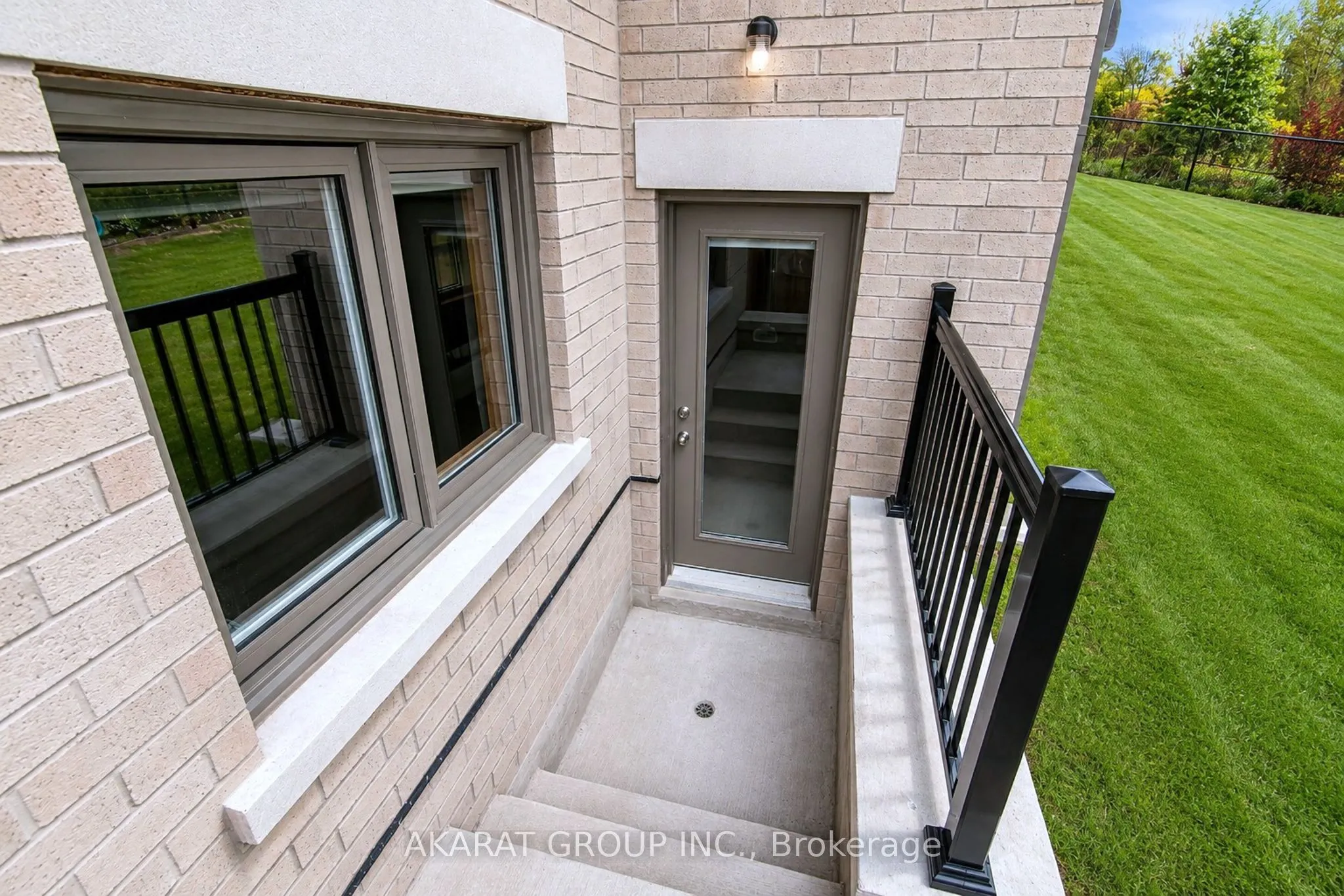 1283 Meadowside Path