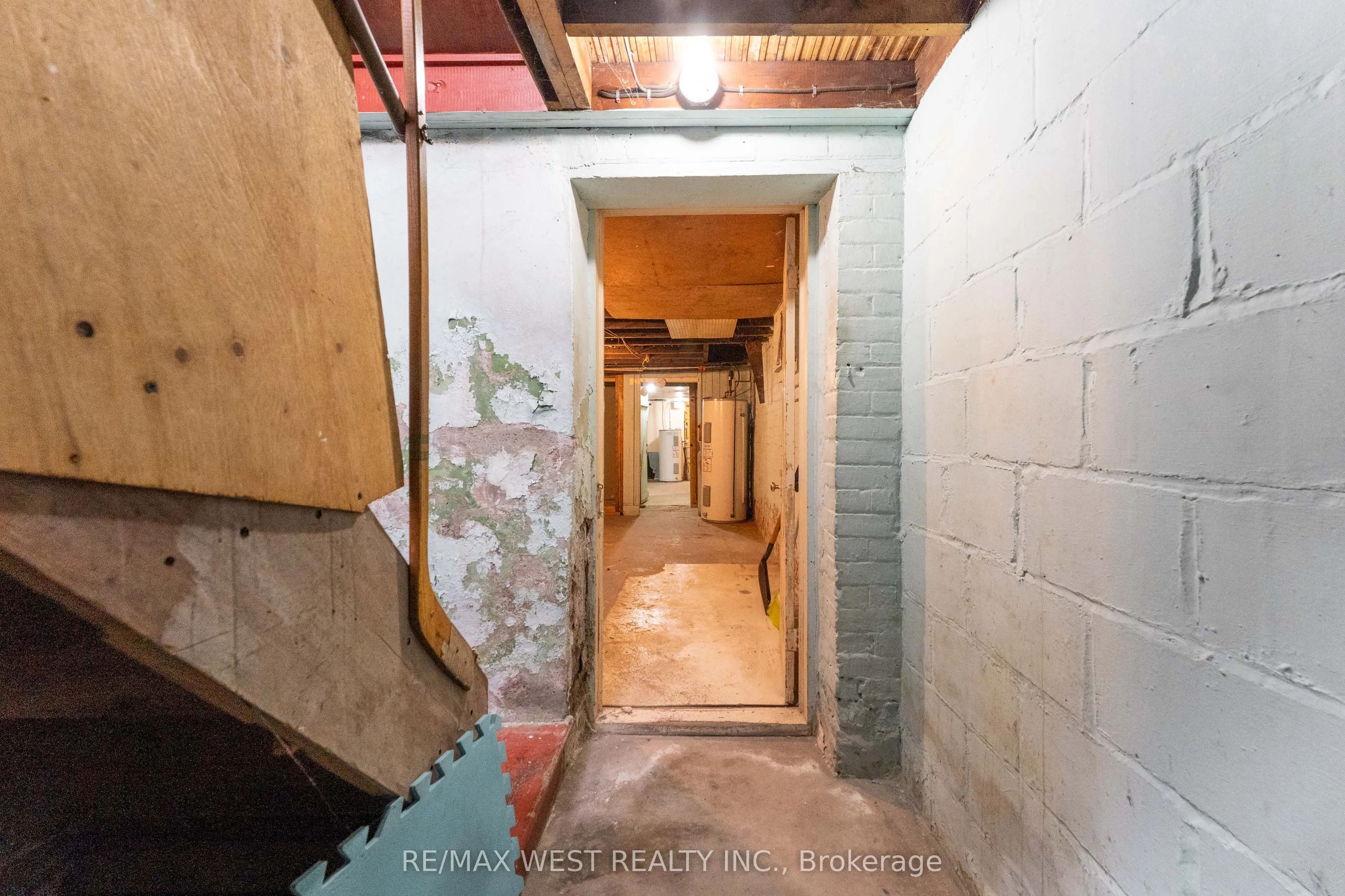 1311 King Street W